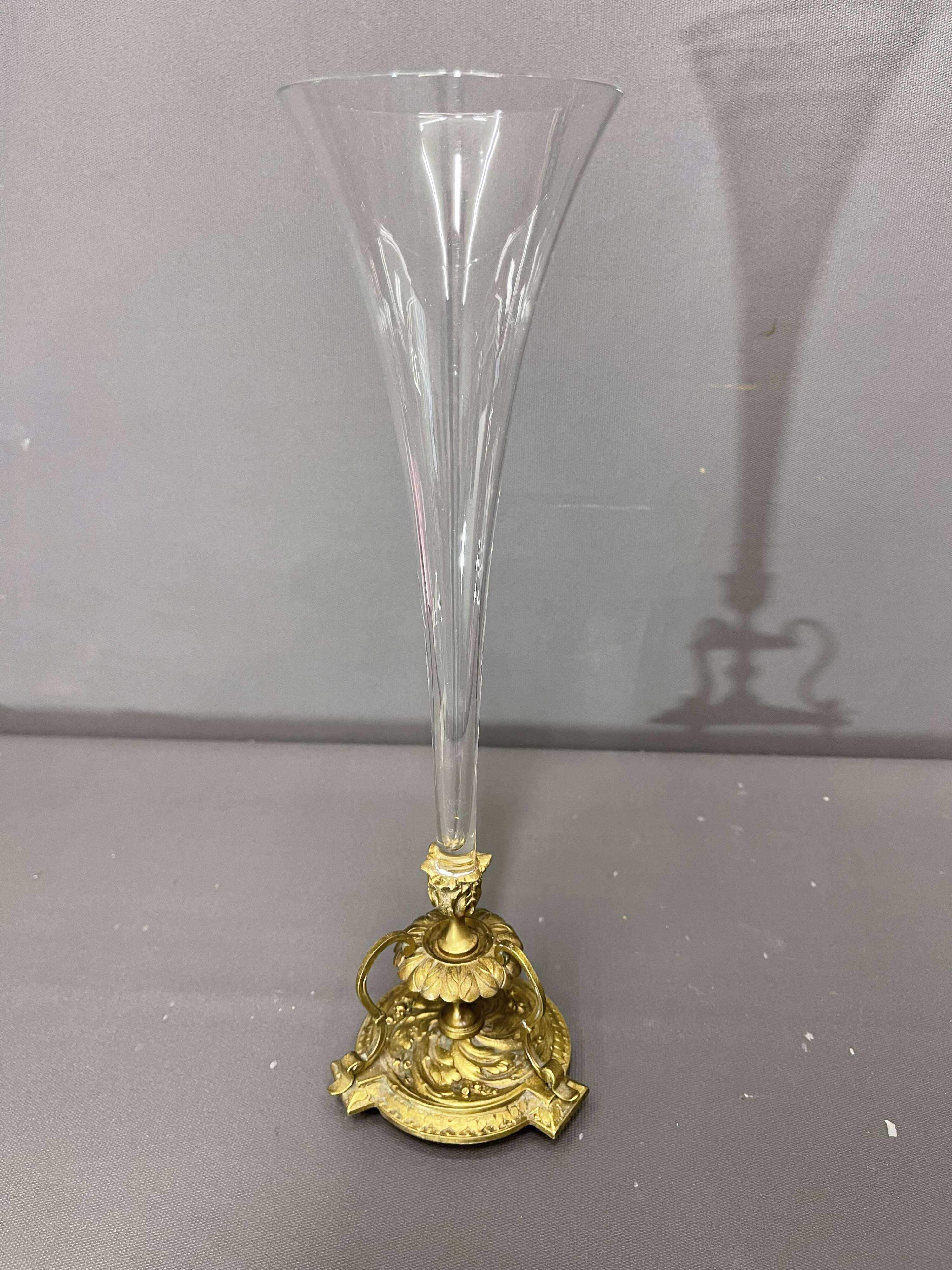 Vase cornet old, soliflore bronze