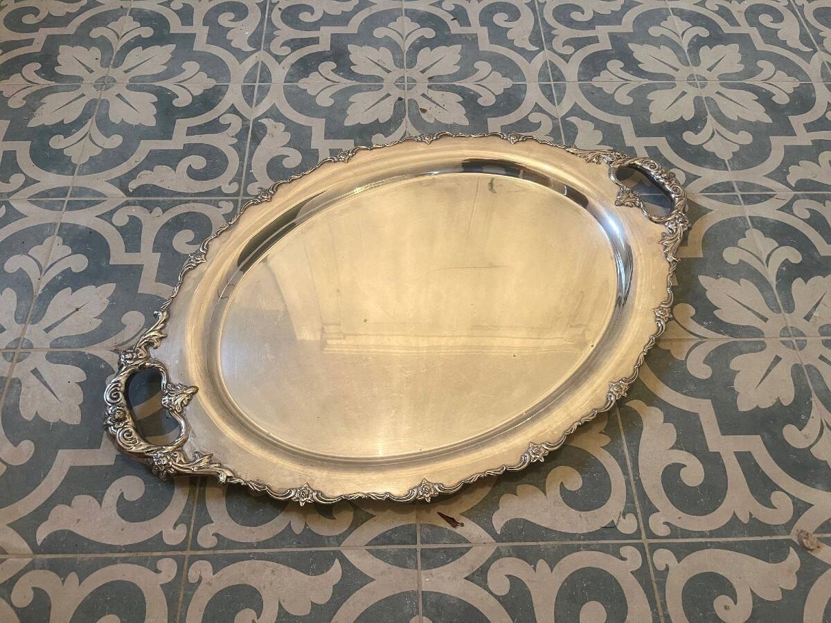 Large silver-plated metal tray from the 1900s.