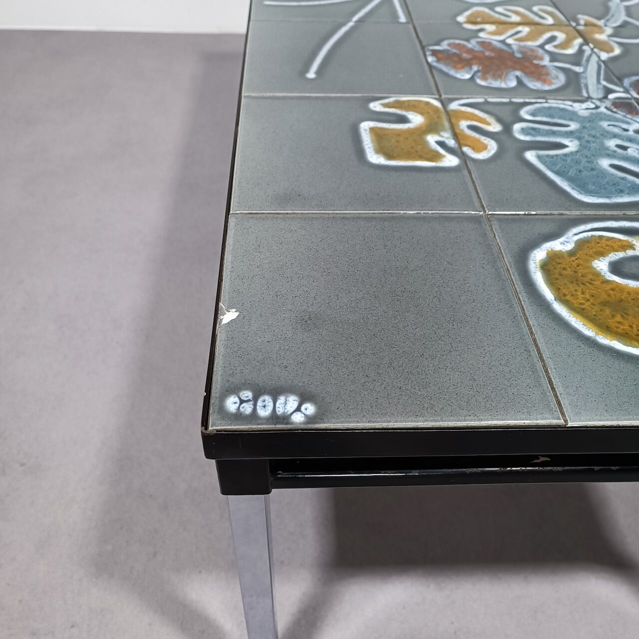 Table à carreaux vintage