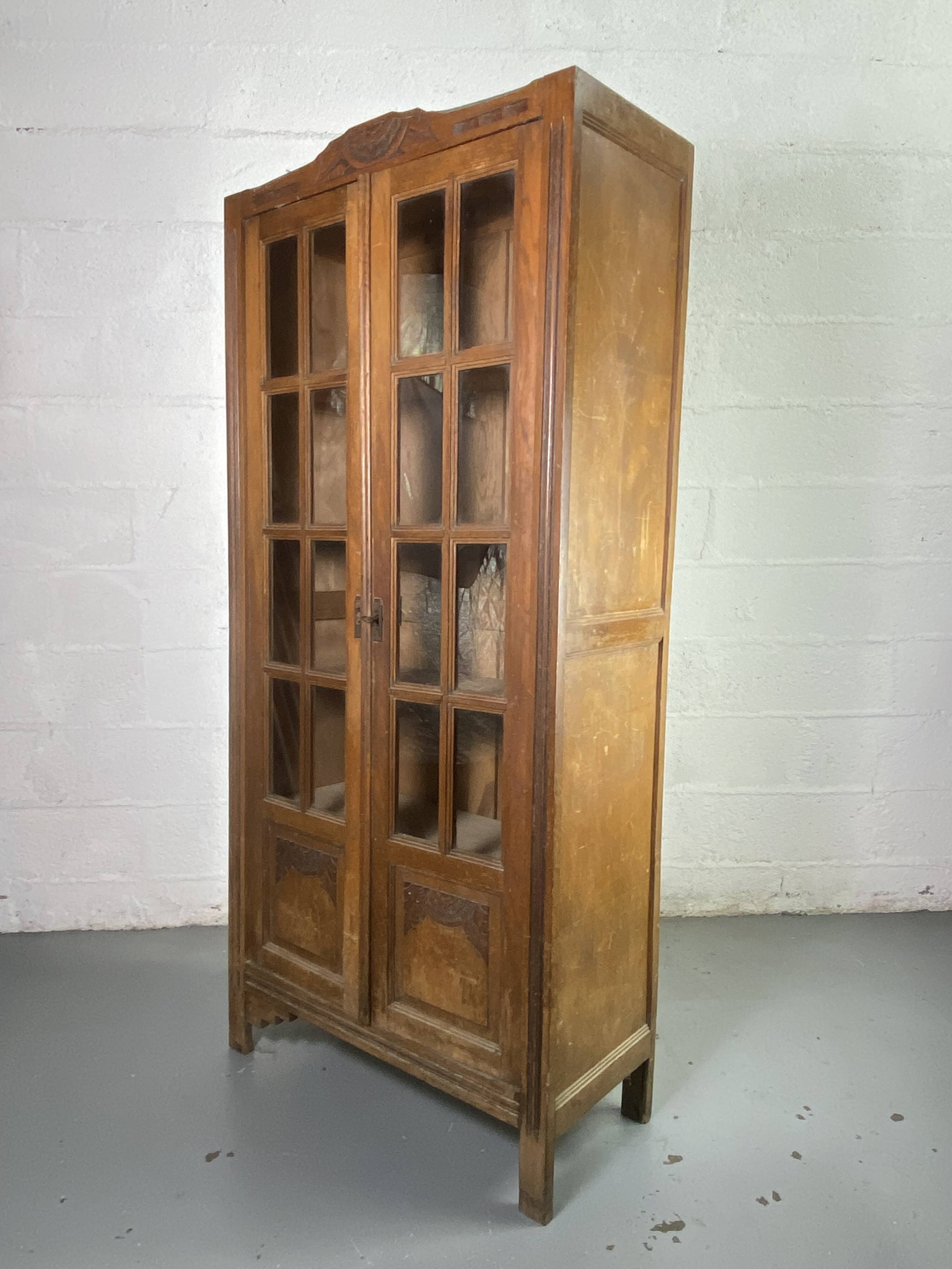 Art-Deco glass cabinet