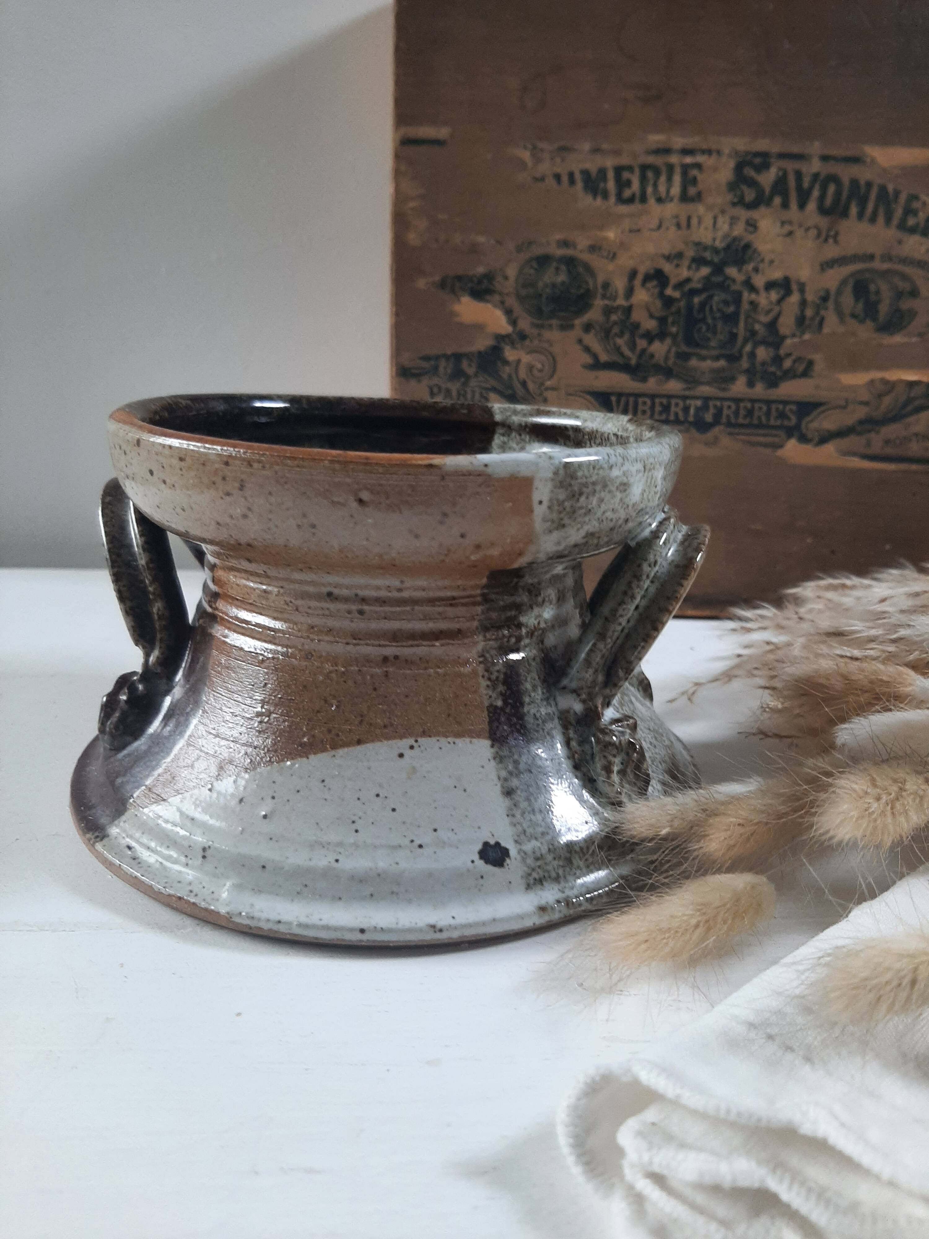 Glazed stoneware catchall