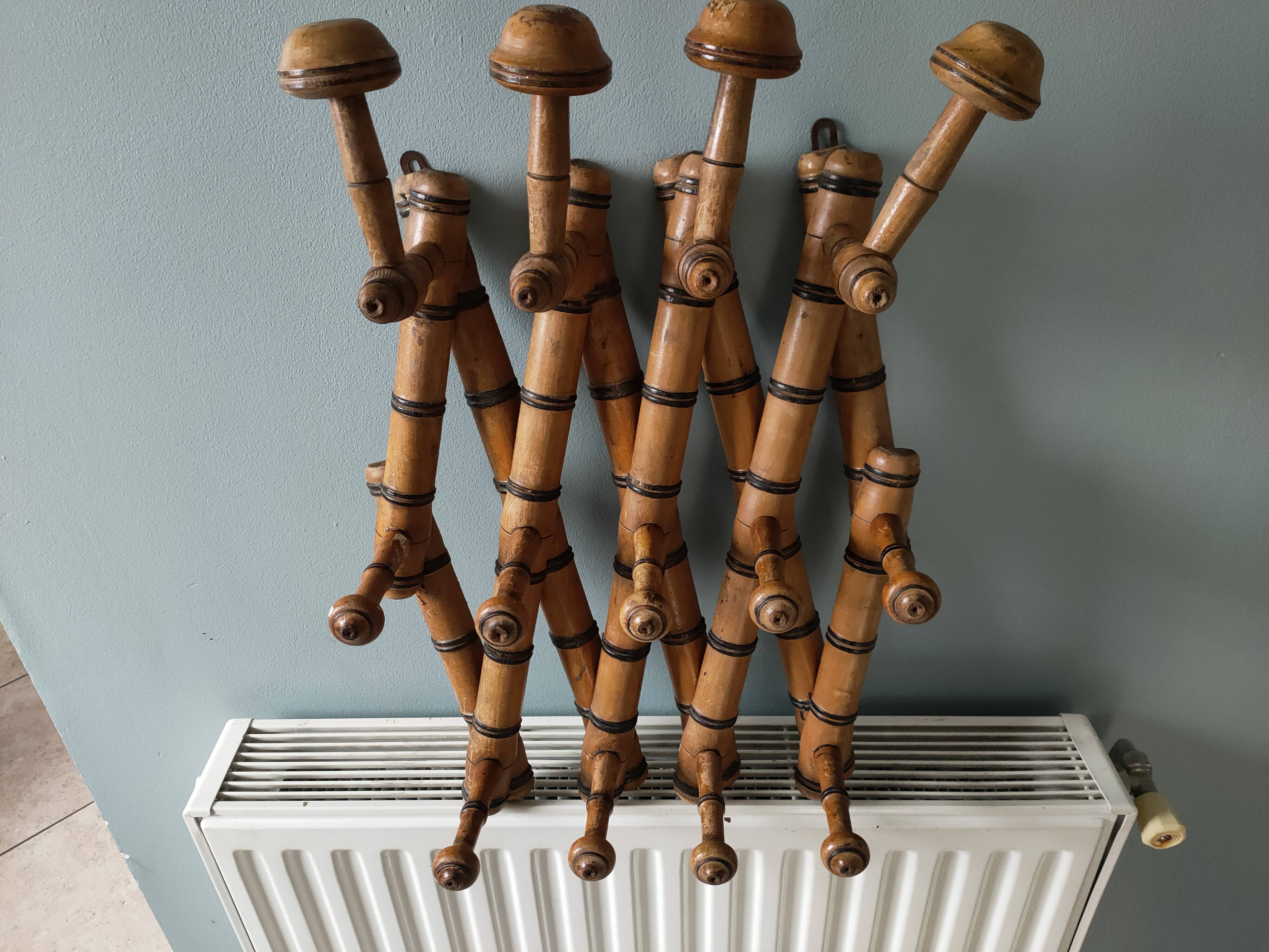 extendable coat rack from the 1930s