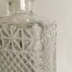 Bouteille de whisky en verre ciselé