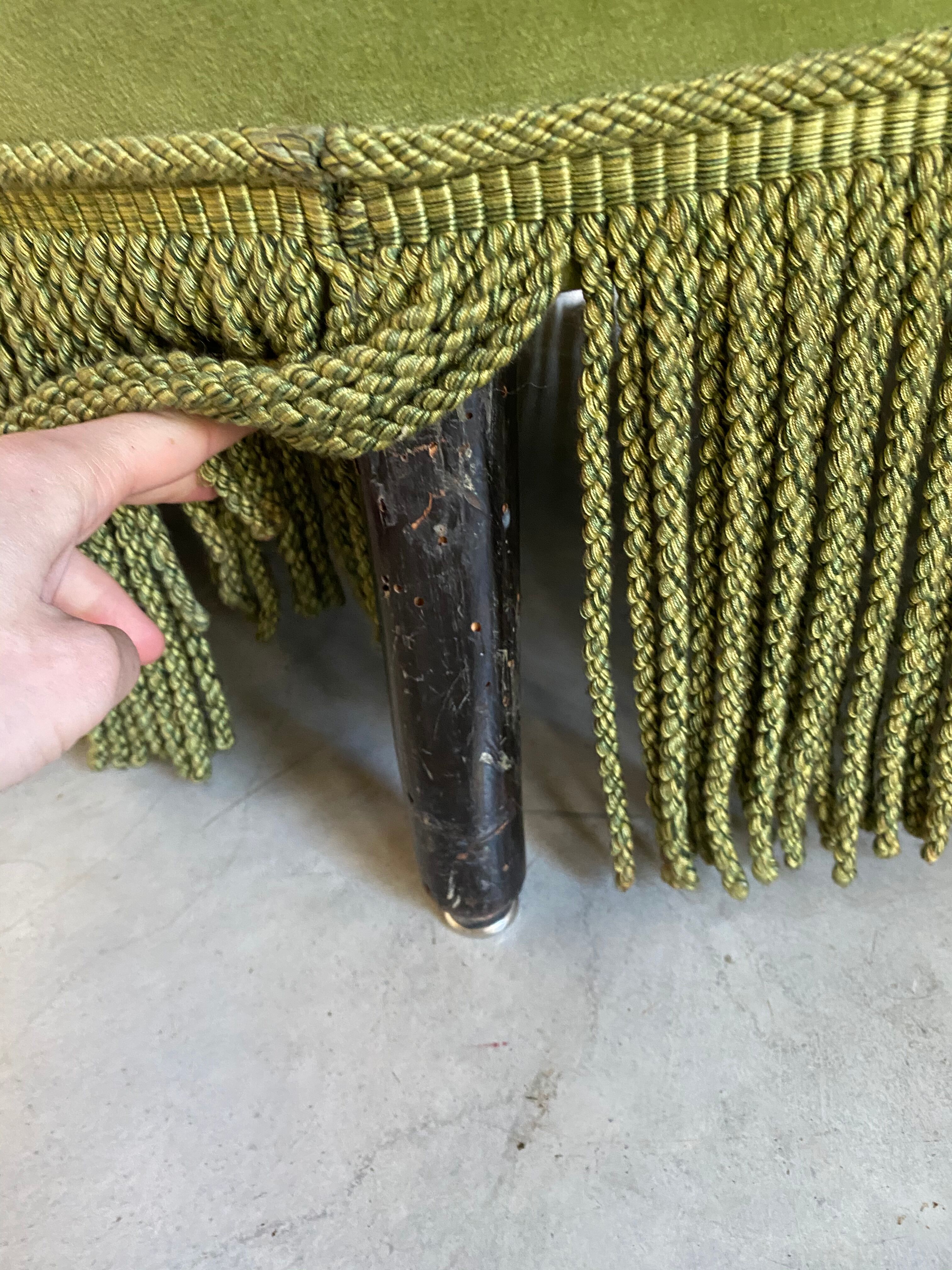 Almond green toad chair