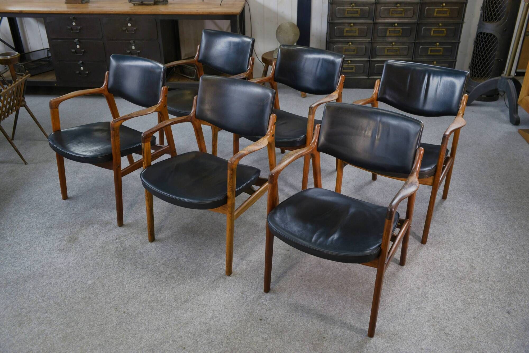 Set of 6 Scandinavian armchairs in leather and rosewood by Gondo Gravesen for Atelier Bondo Gravesen Snedkerier 1960s.