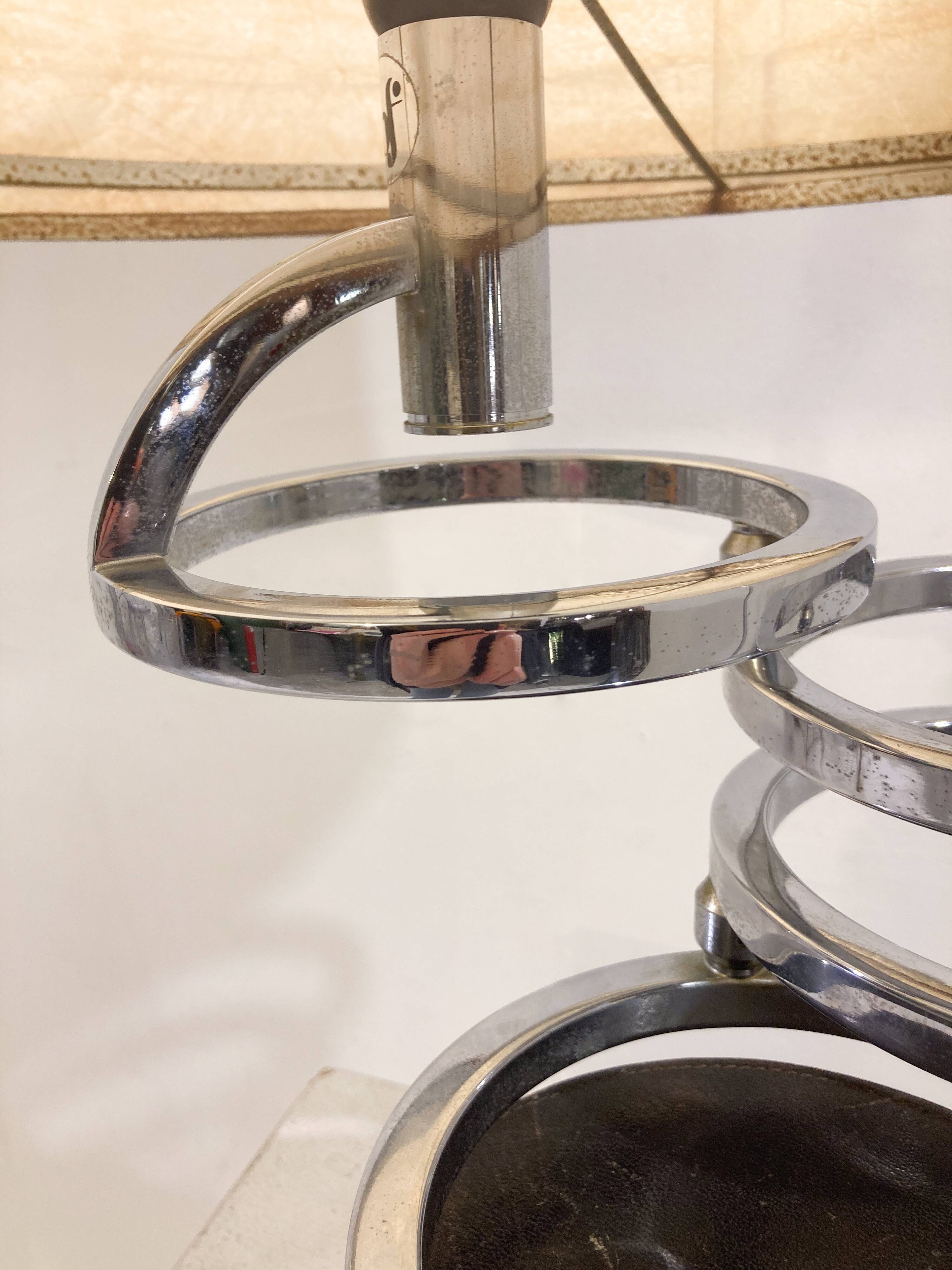 Table lamp in metal and leather, mid-20th century