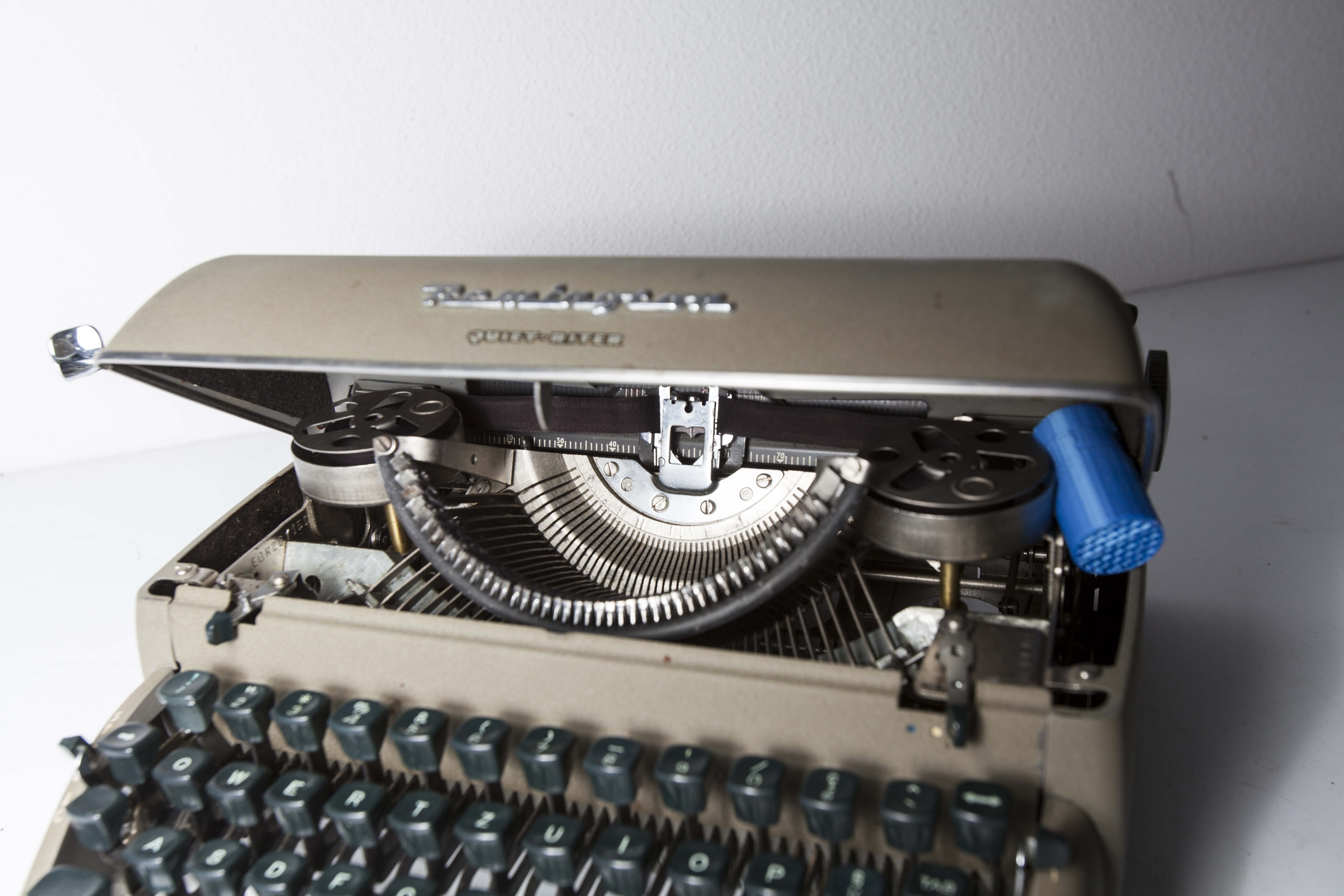 Typewriter remington Quiet Riter Miracle tab