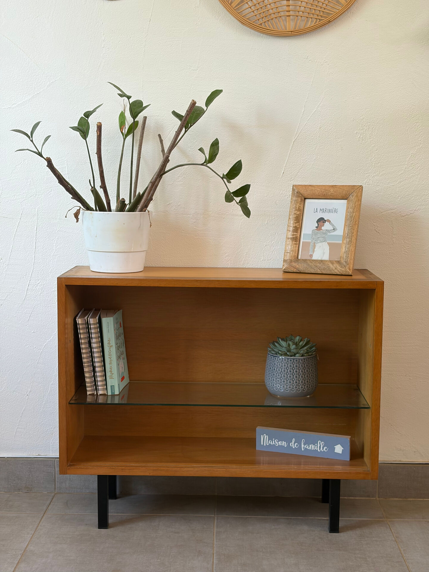 Charming display cabinet / vintage TV unit from the 1960s.