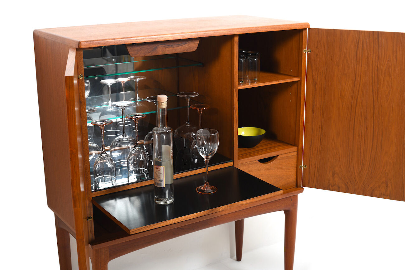 Mid Century Fine Danish Bar Cabinet in Teak