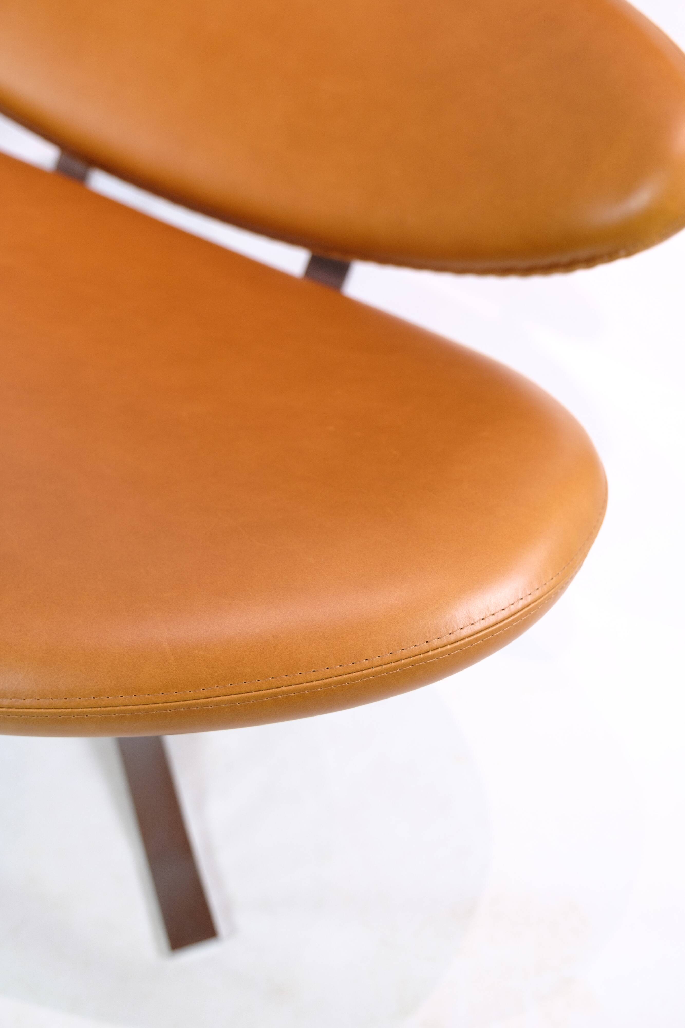 Corona Lounge Chair With Stool Model EJ 5 Made In Walnut Elegance Leather By Poul M. Volther