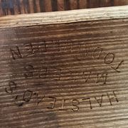 Banc de chemin de fer victorien en pin pitchpin – Halstead’s Makers, Todmorden