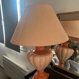 Pink shell-shaped lamp