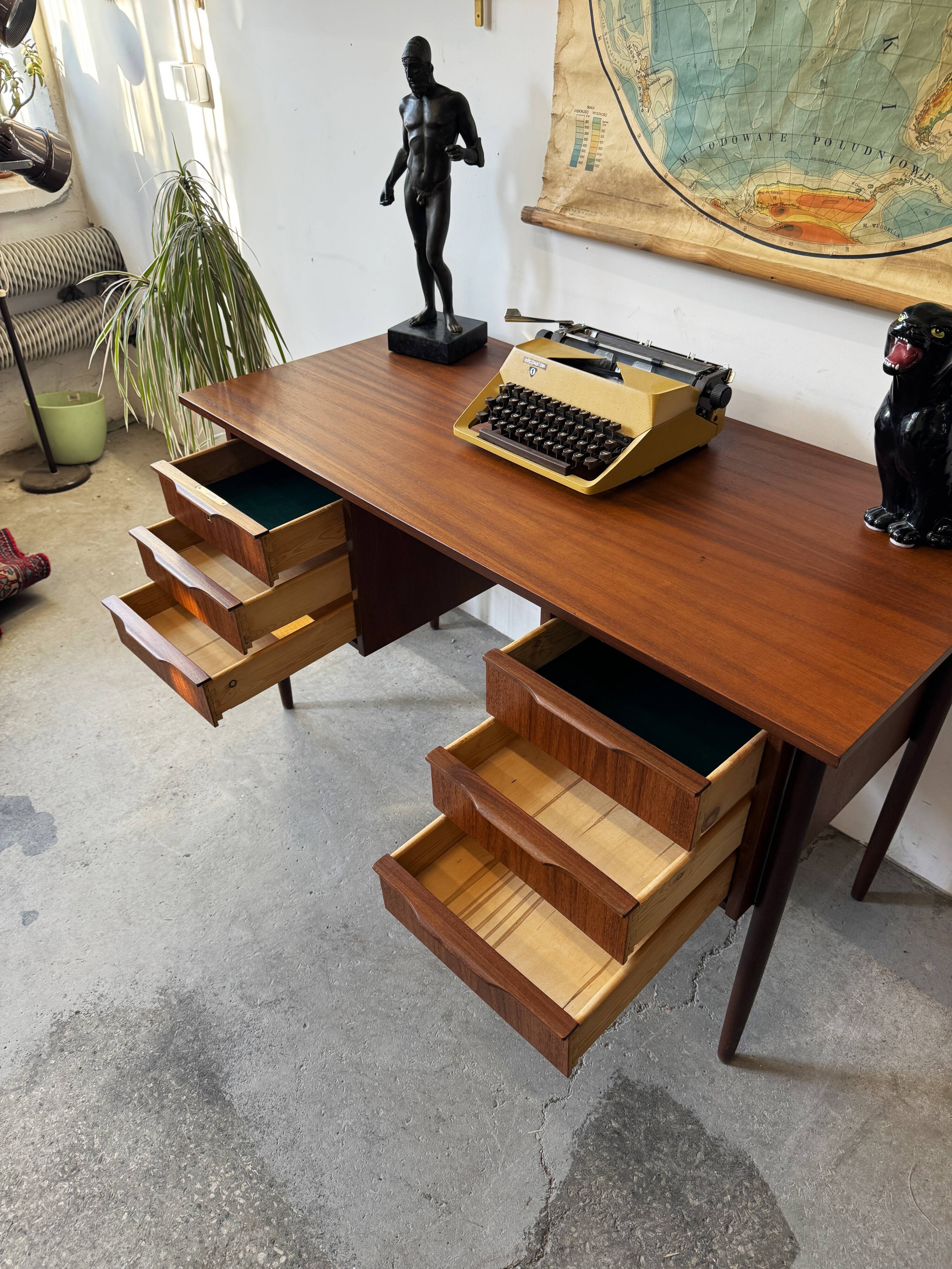 Teak desk, Denmark 60s/70s, vintage, mid-c modern