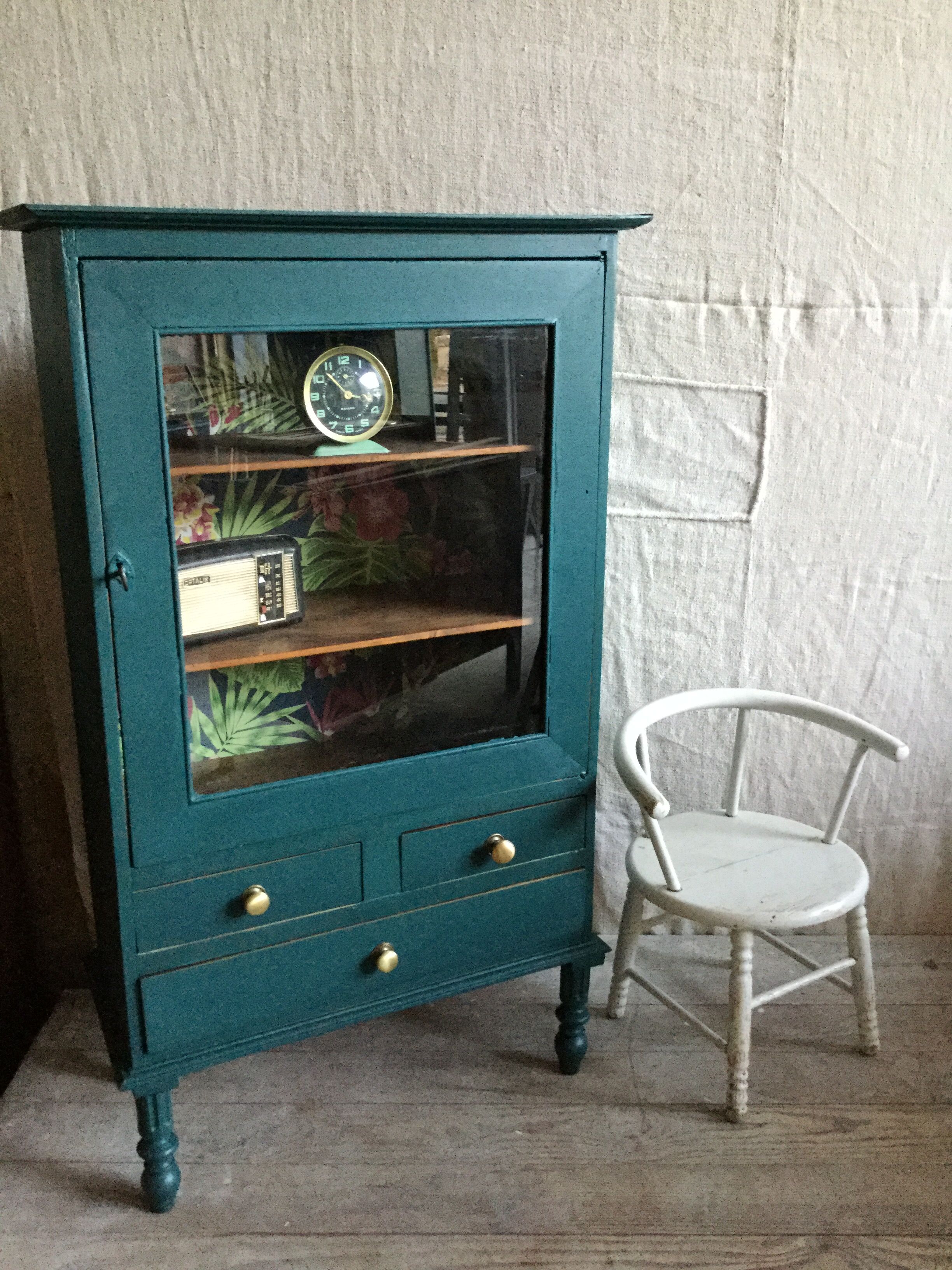 Small wardrobe showcase H100