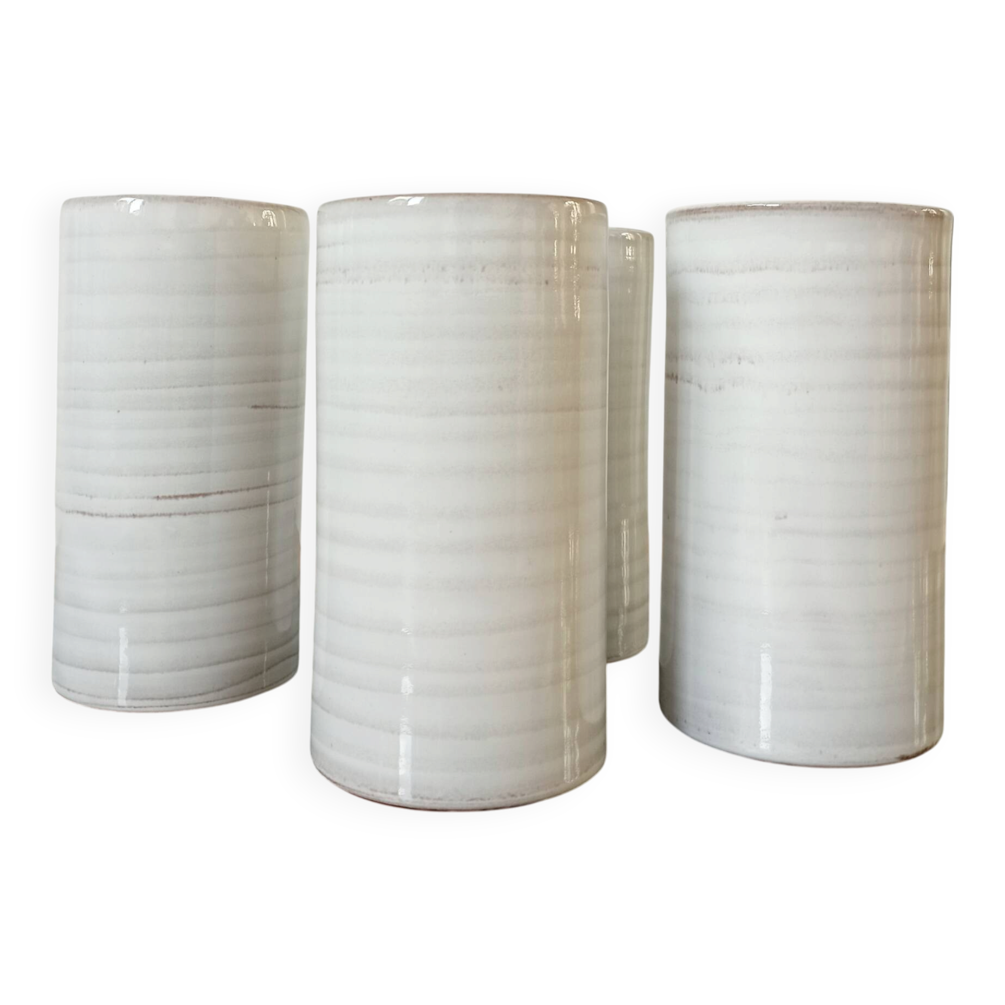 4 vintage stoneware cups in white