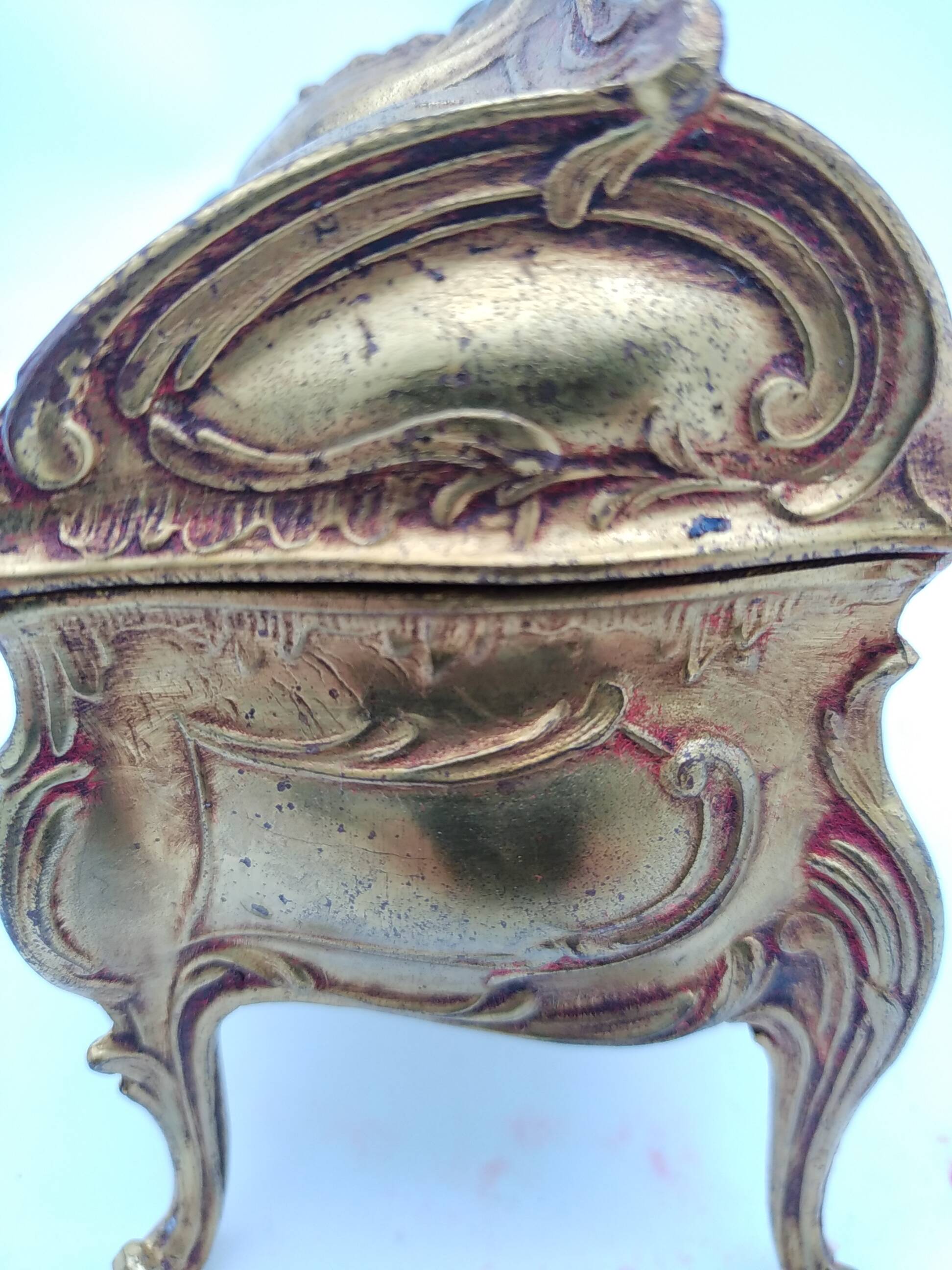 Metal jewelry box. Art Nouveau.
