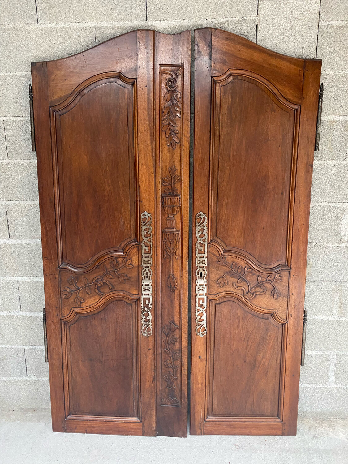 Pair of doors walnut 18th