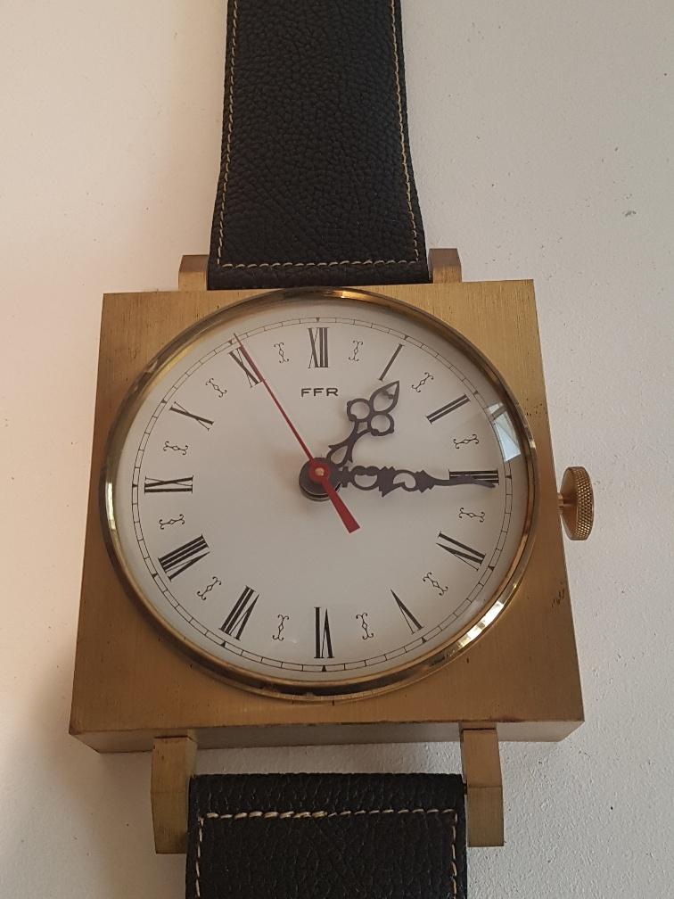 Pendule FFR forme montre