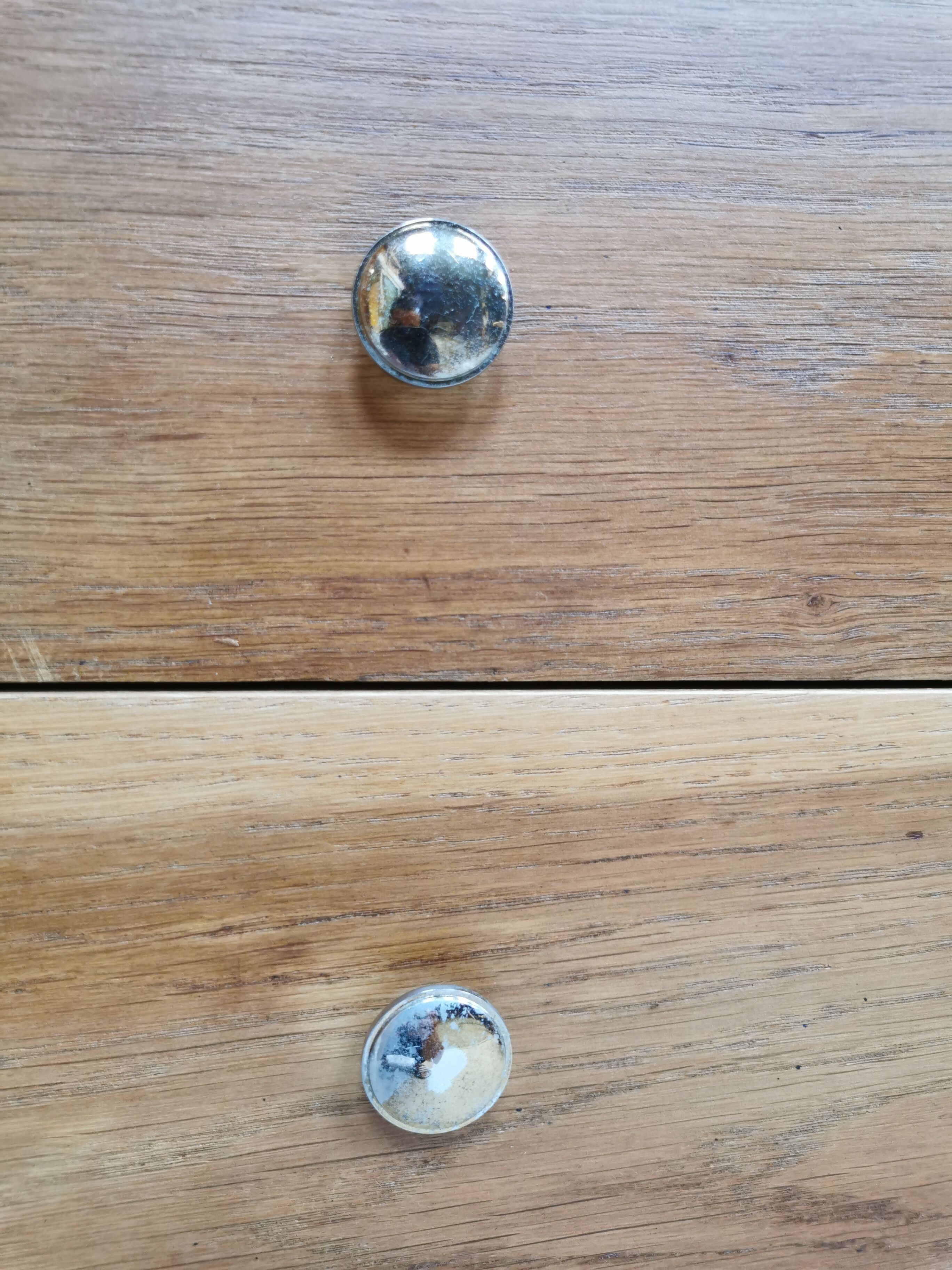 Chest of drawers compass feet