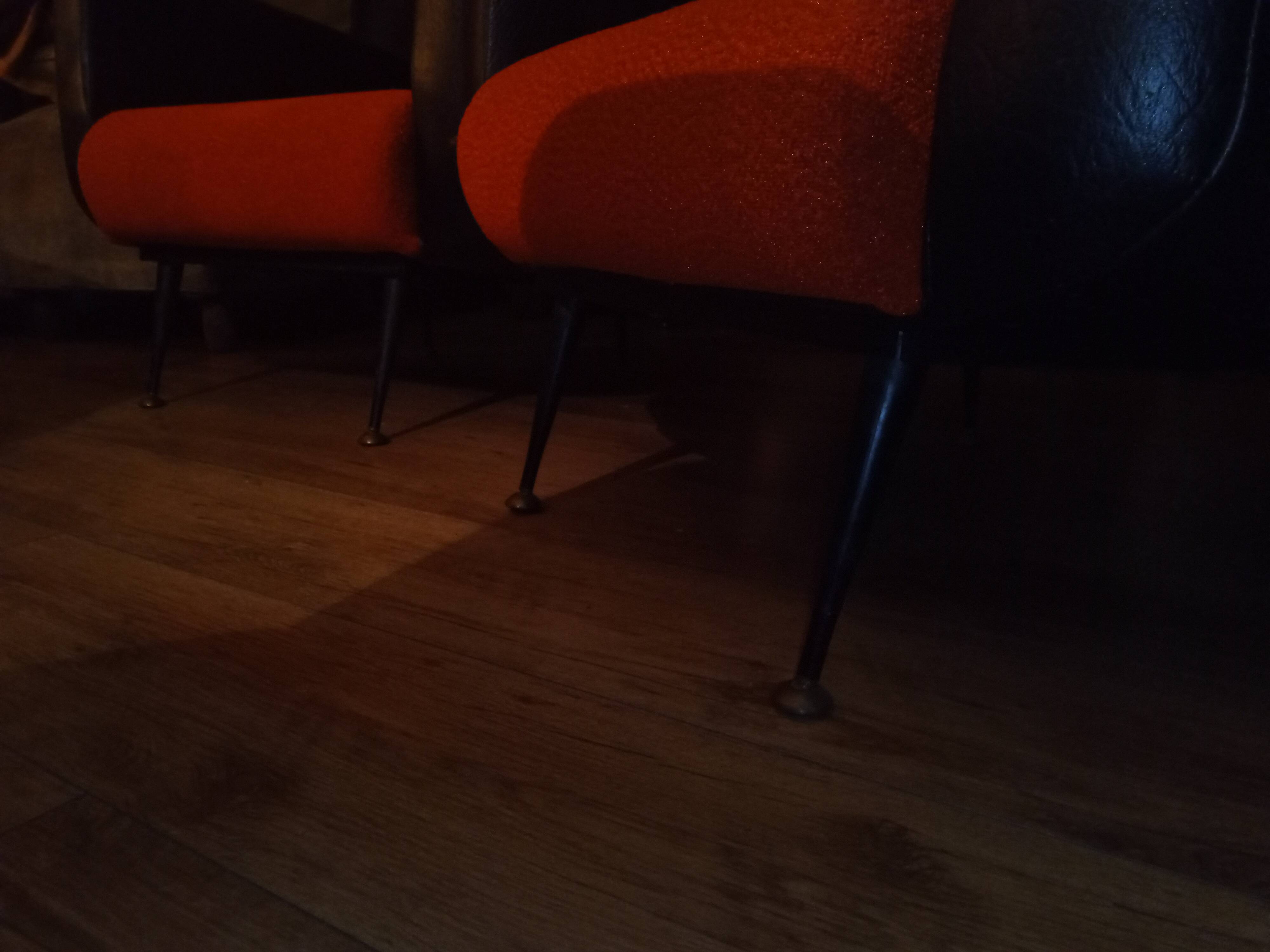 Pair of vintage armchairs 70