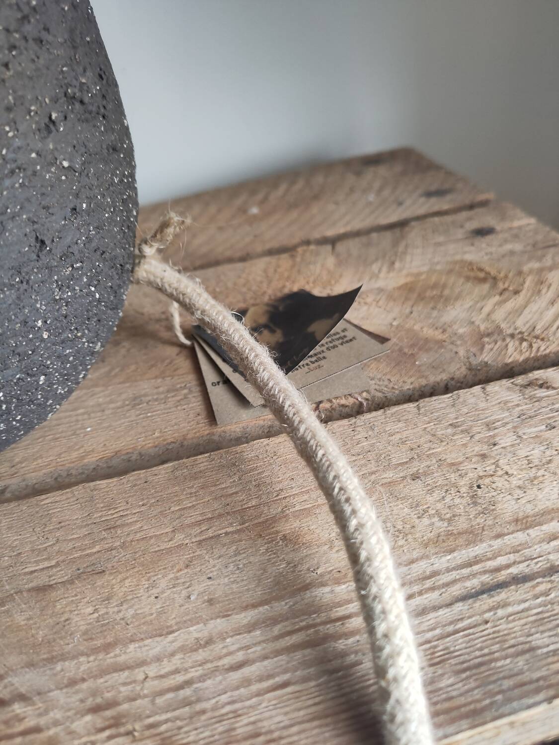 Table lamp in stoneware and natural jute