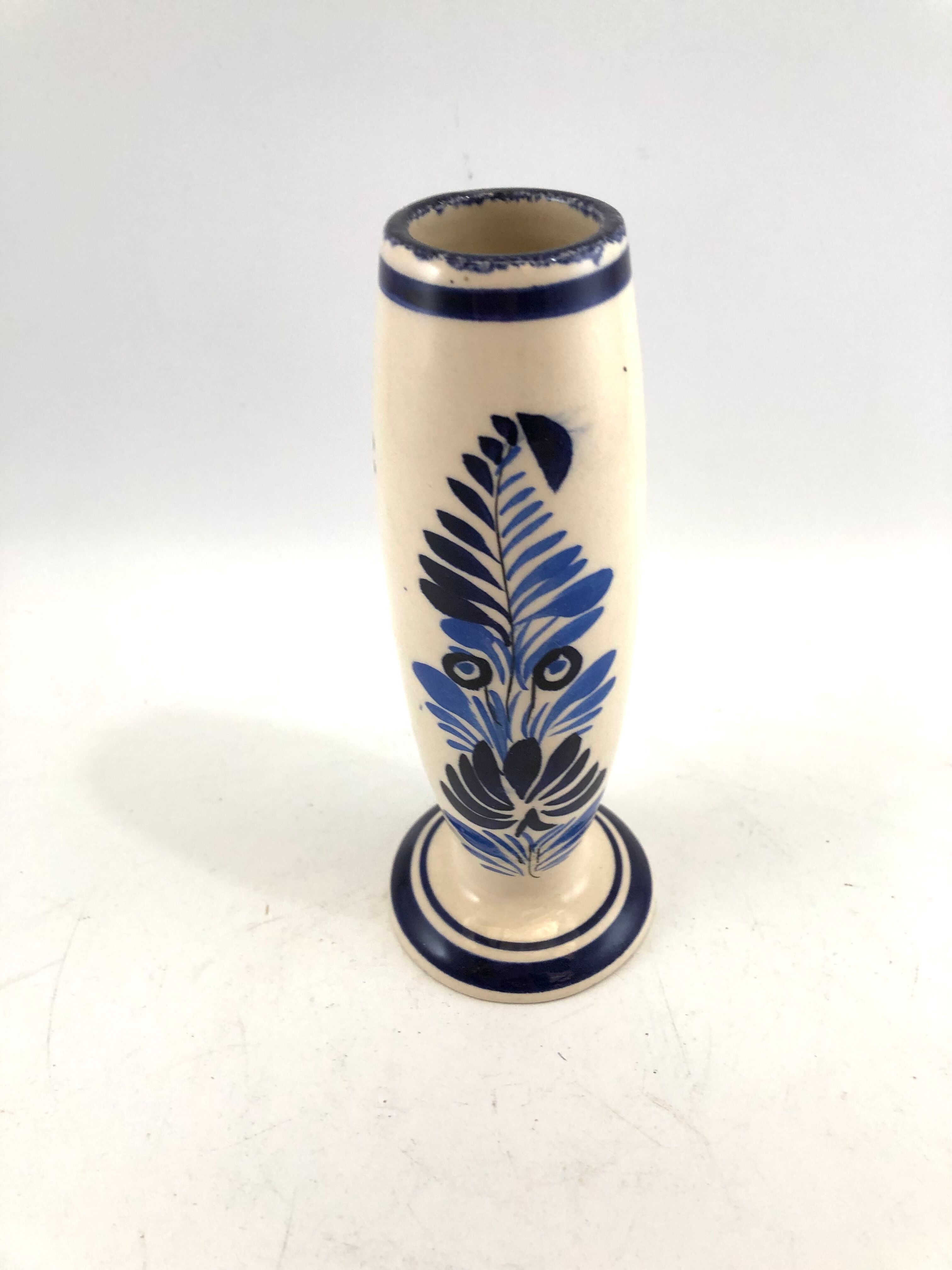 Breton white and blue vase with floral decoration Quimper Ile d'Oléron