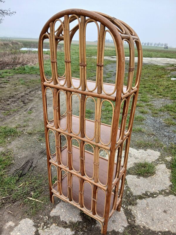 Etagère en rotin