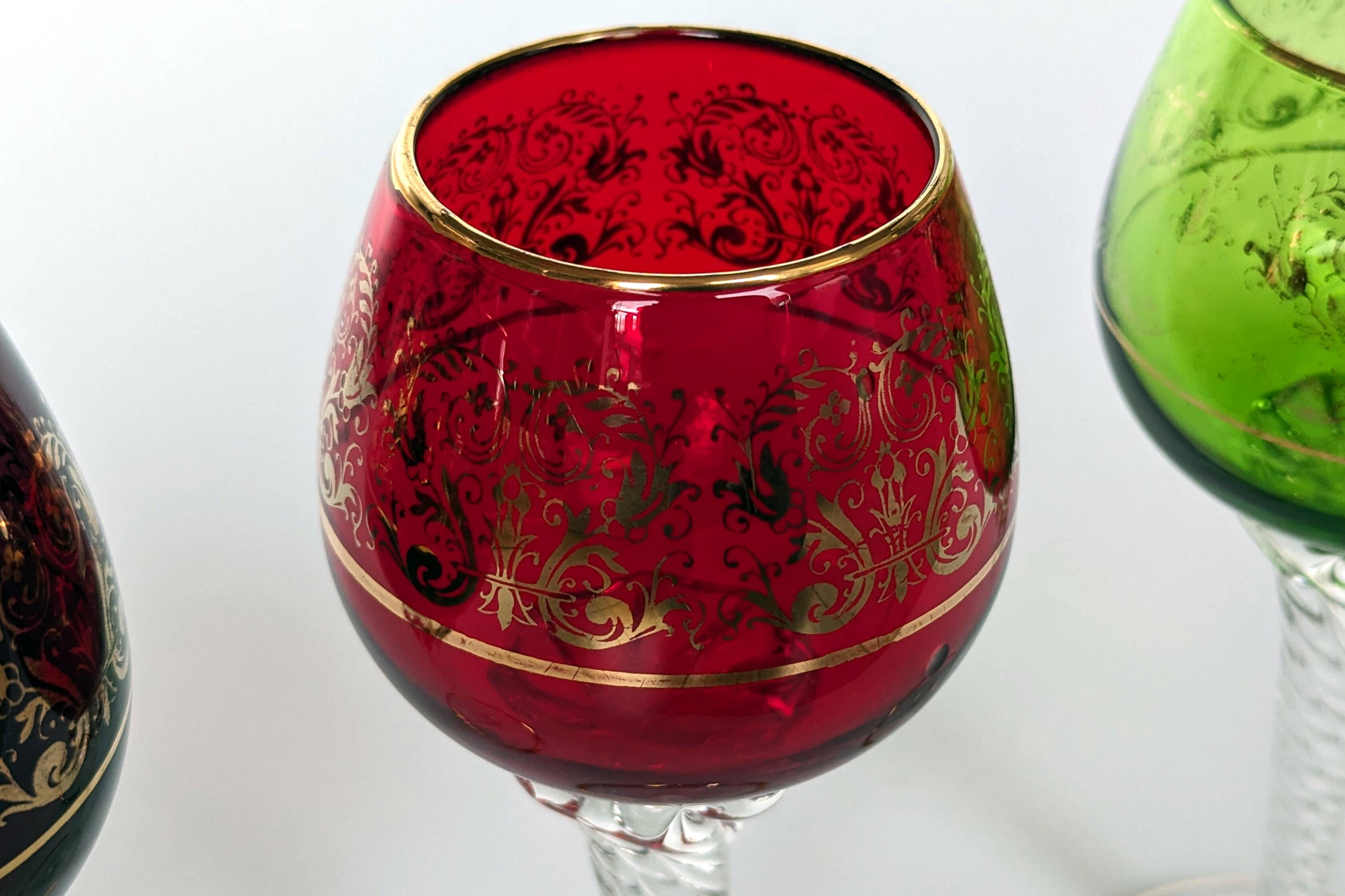 Set of 3 colored wine glasses - Ruby, red, green, gold and twisted foot