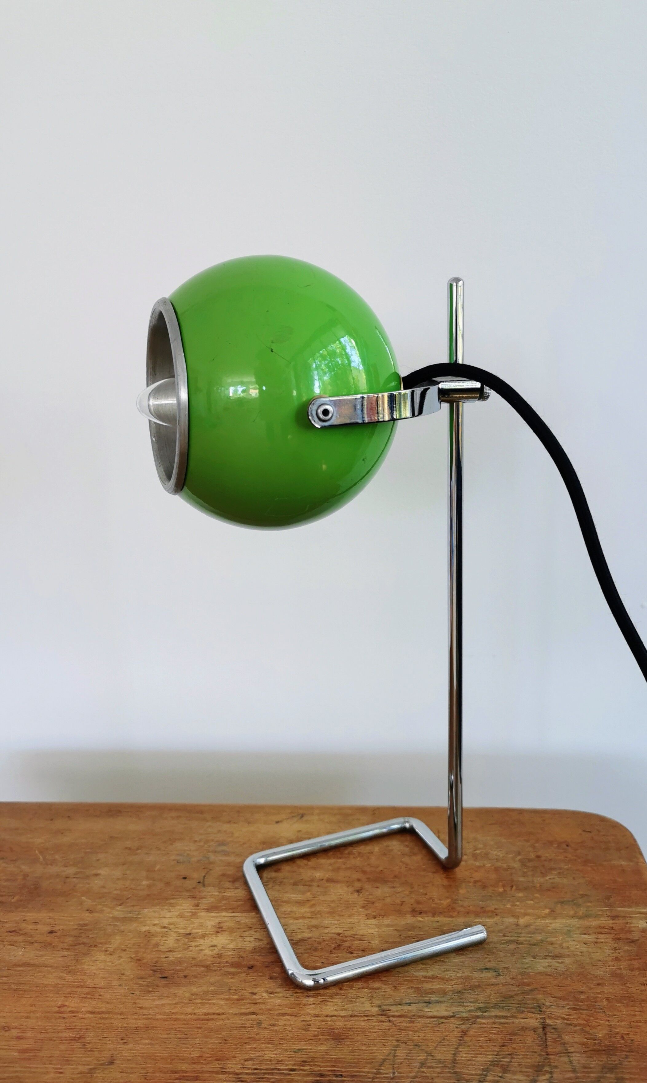 Green Eyeball lamp