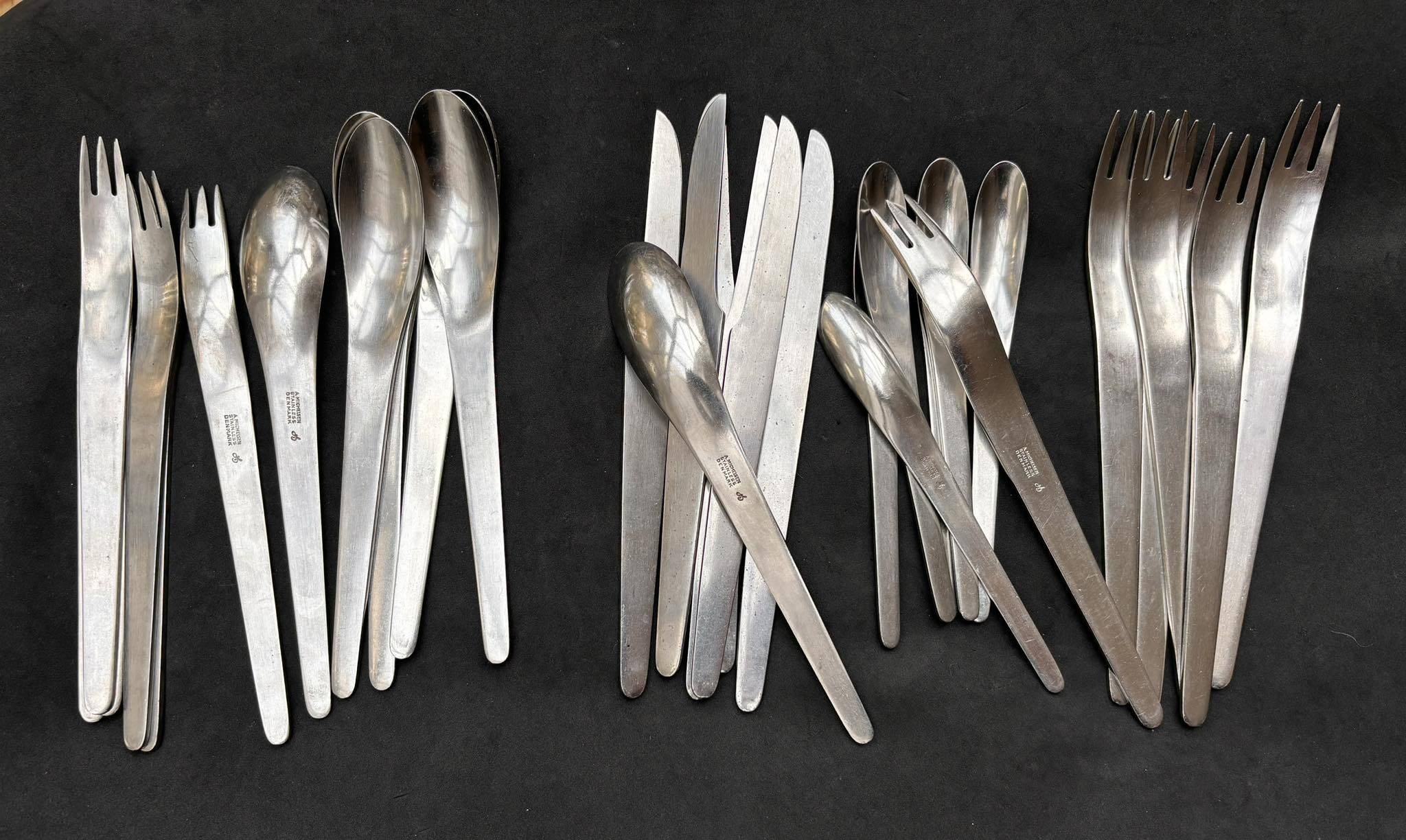 Set of 30 cutlery by Arne Jacobsen for Michelsen