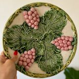 Drainer and plate in old slip old 1960s decoration cluster of reason and vine leaves