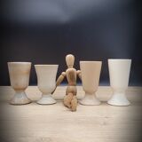 Set 4 mismatched beige cups
