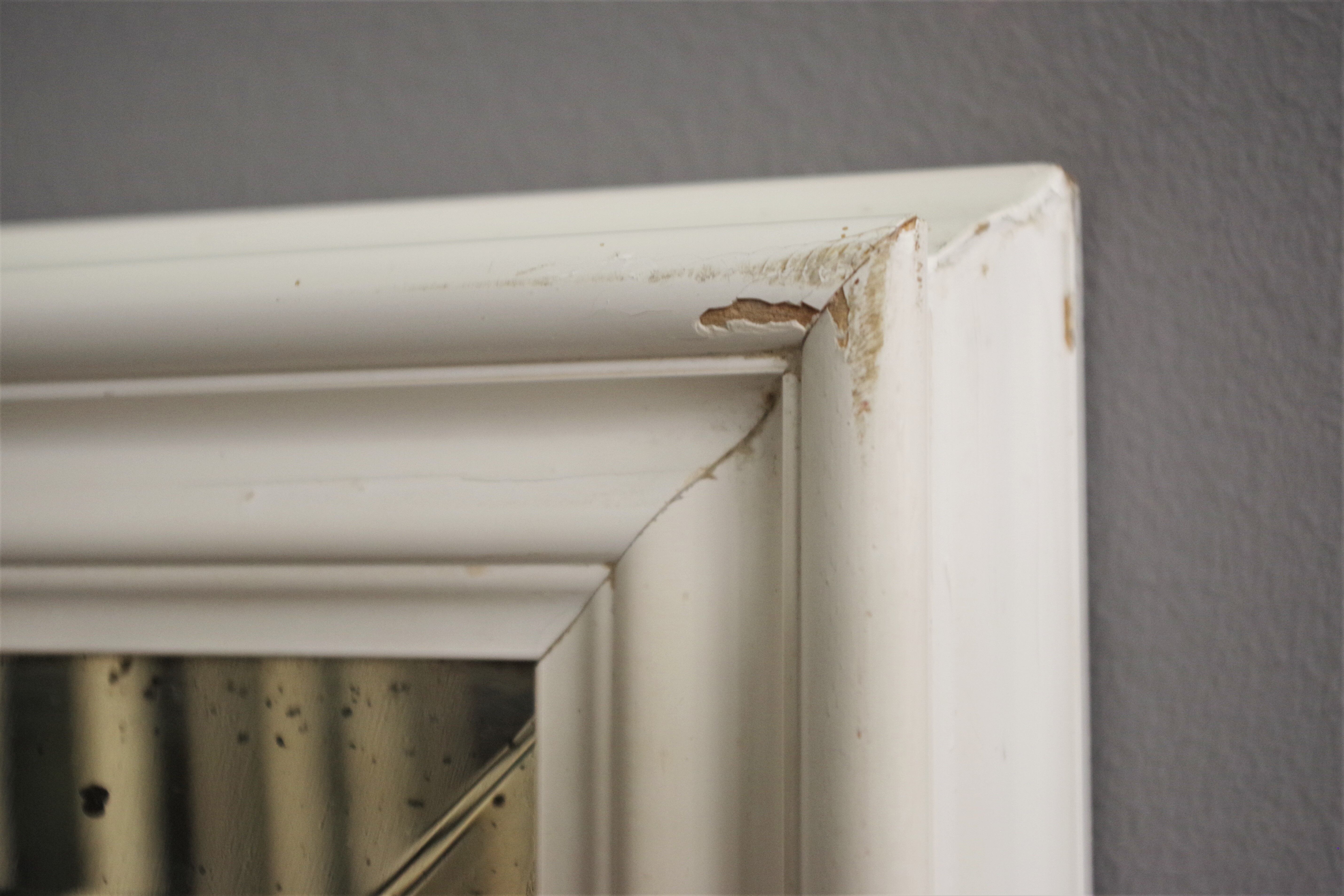 Mirror frame in white painted wood, Giuseppe Restelli Cristani, 1970s, , 119x60 cm