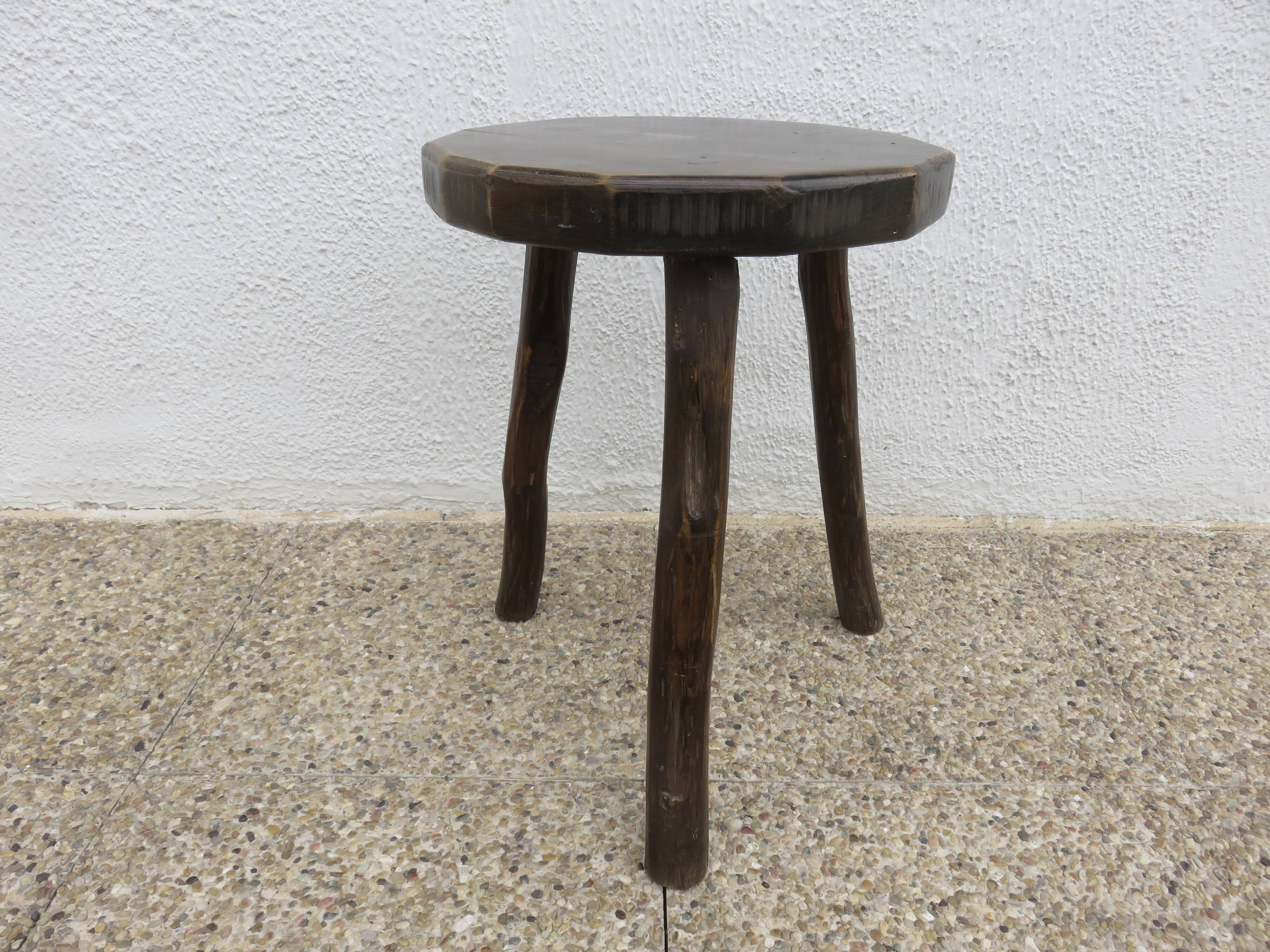 Tabouret tripode en bois massif 1950