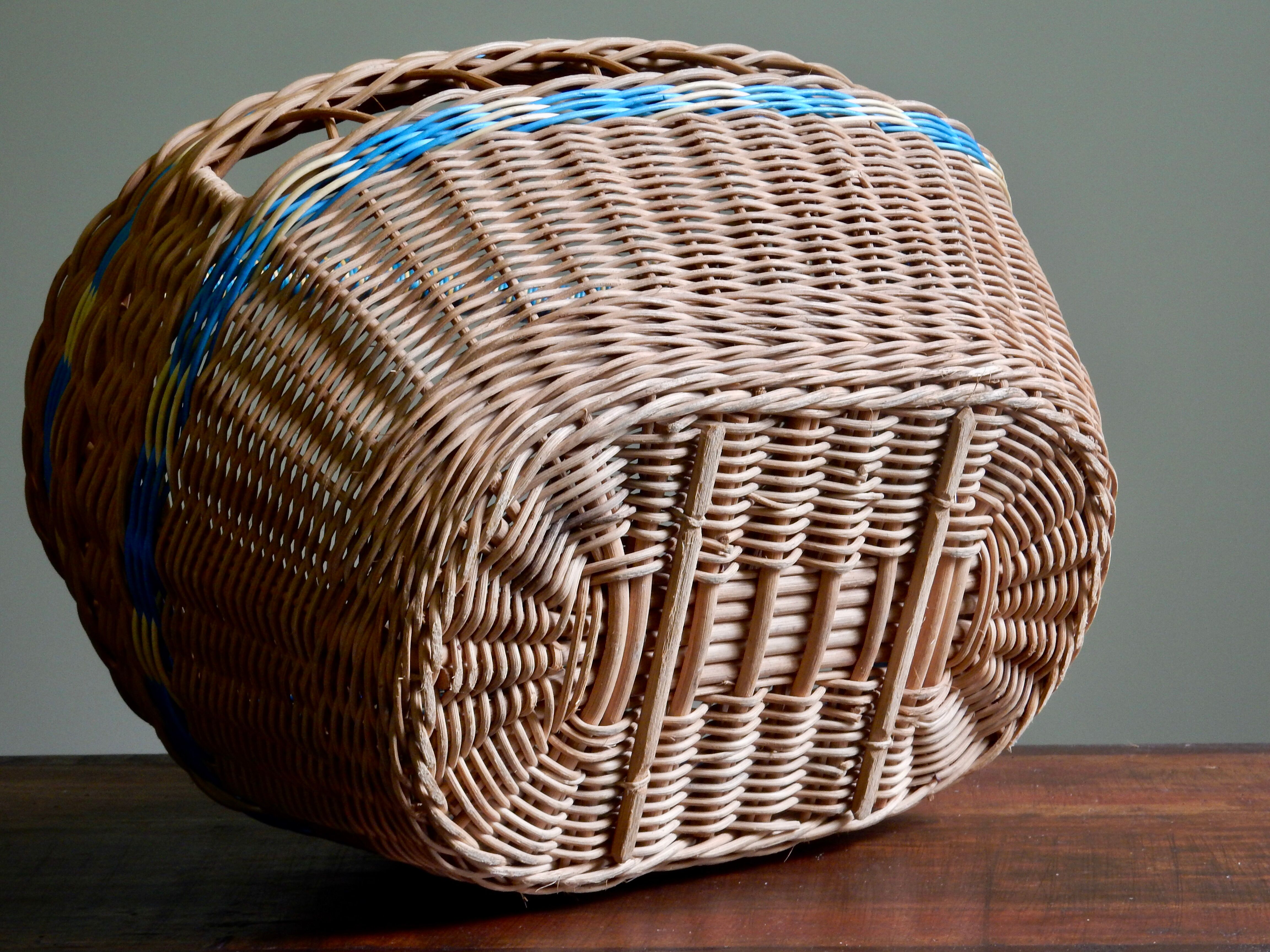 Woven wicker basket, craft vannerie