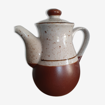 Two-tone sandstone teapot