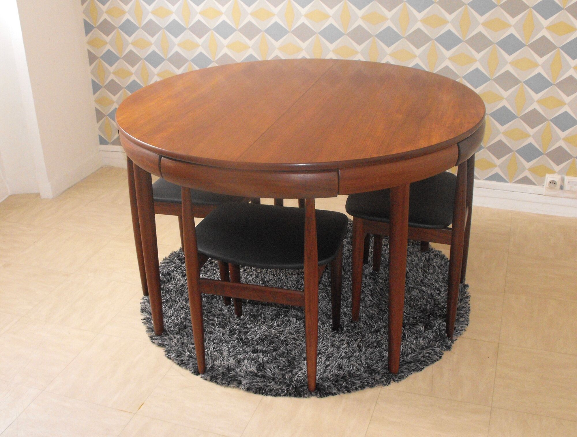 Hans Olsen table and 6 chairs teak, Publisher frem Rojle Denmark 60 years