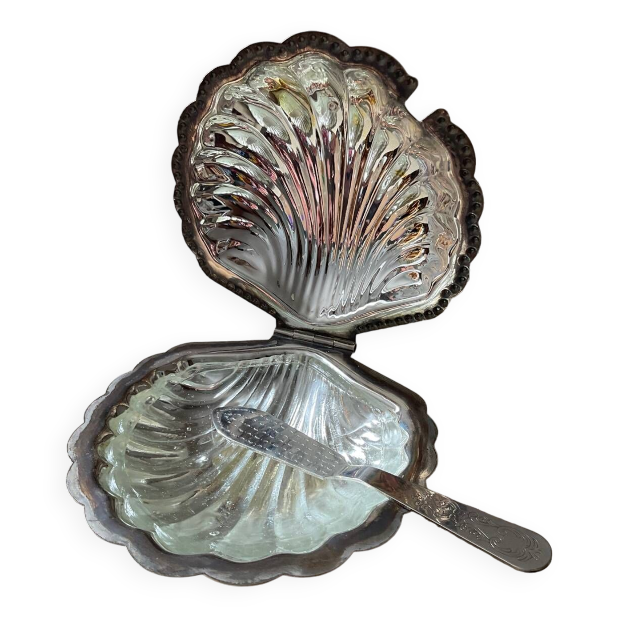 Vintage shell butter dish in silver metal
