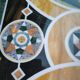 Table basse en mosaïque de marbre et pierres dures