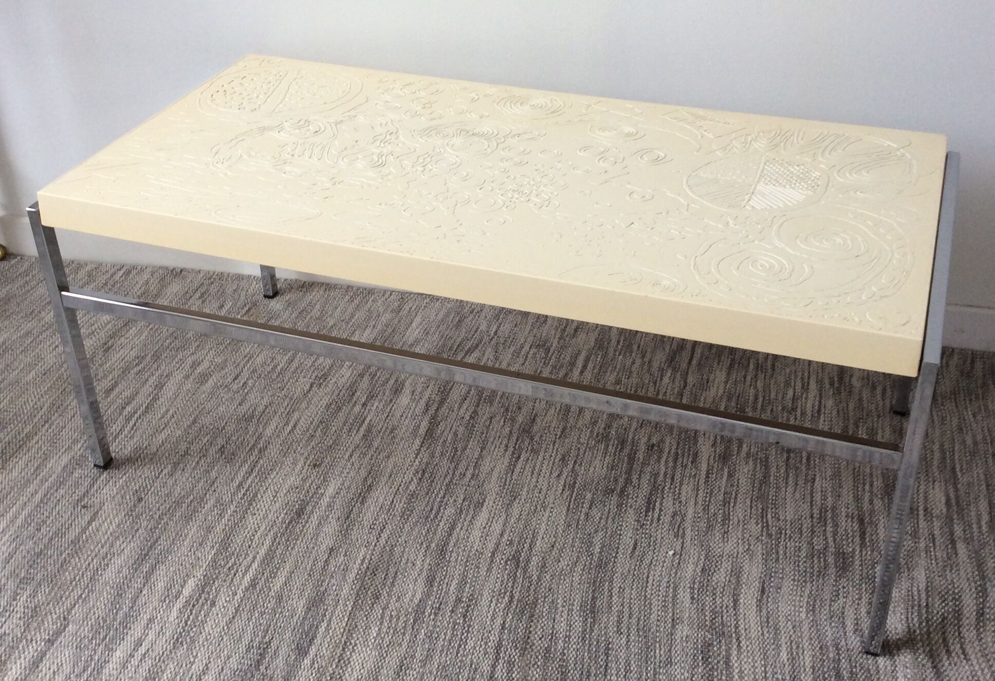 Vintage coffee table 70 in molded resin and chrome metal