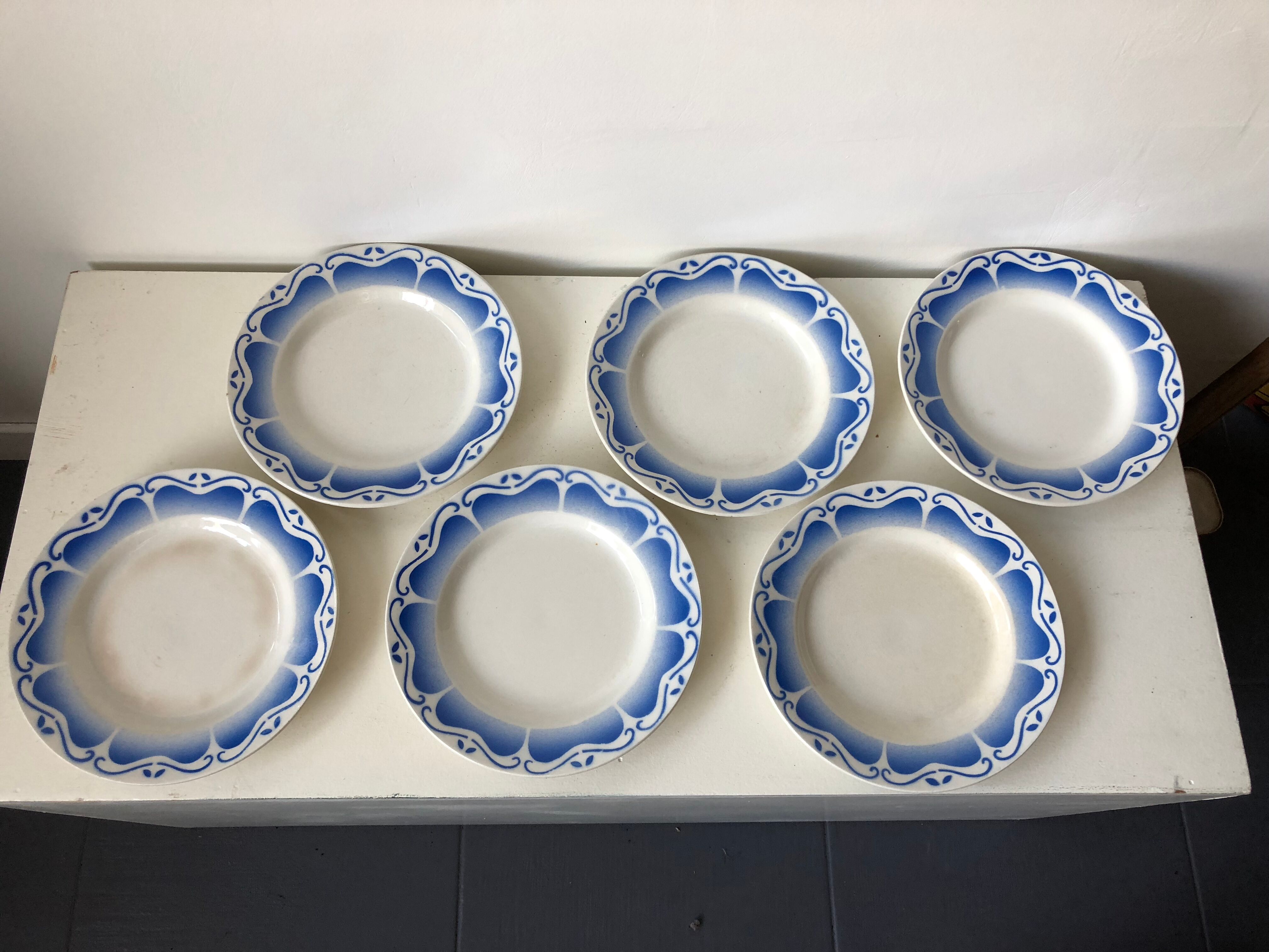 Set of 6 vintage dessert plates