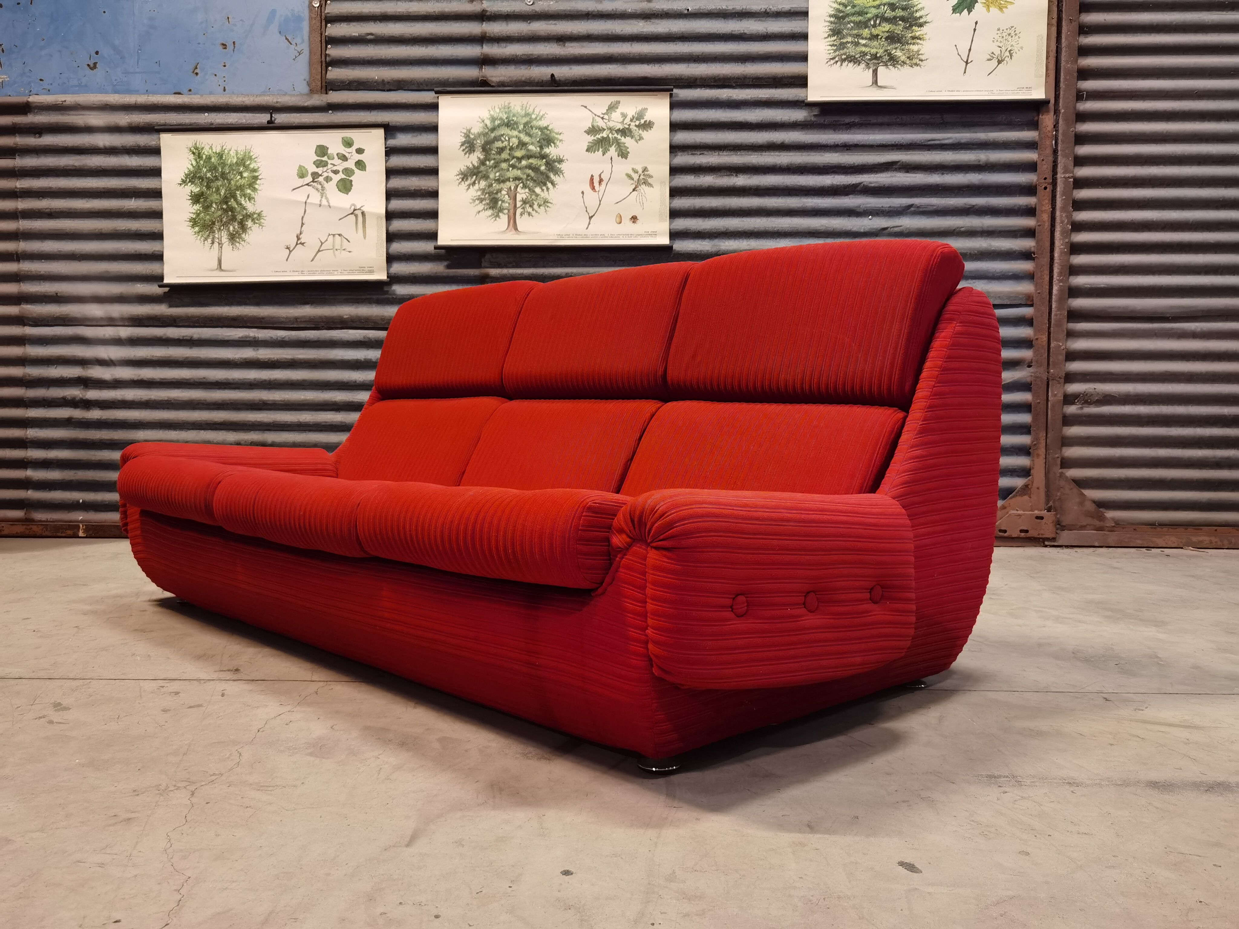 Full space age atlantis lounge