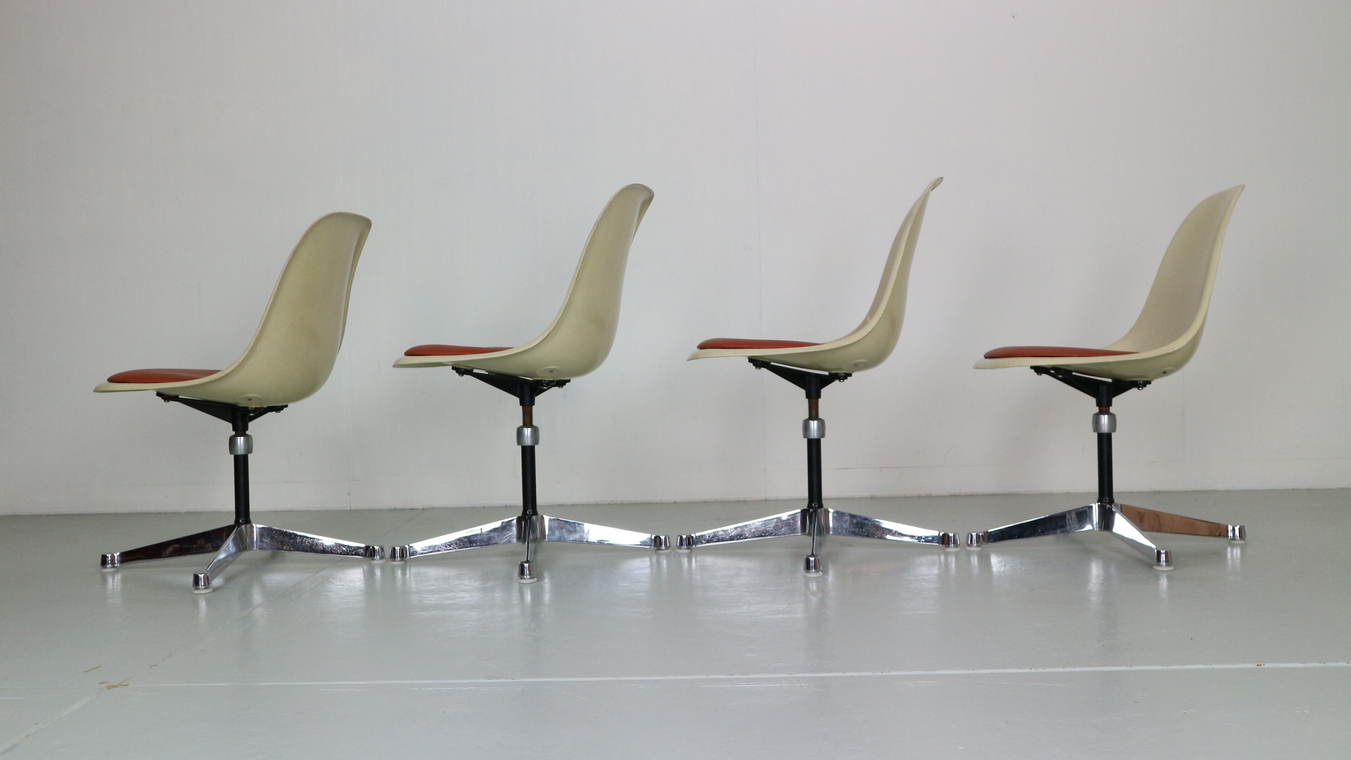 Set de 4 chaises de Charles & Ray Eames pour Herman Miller, 1960