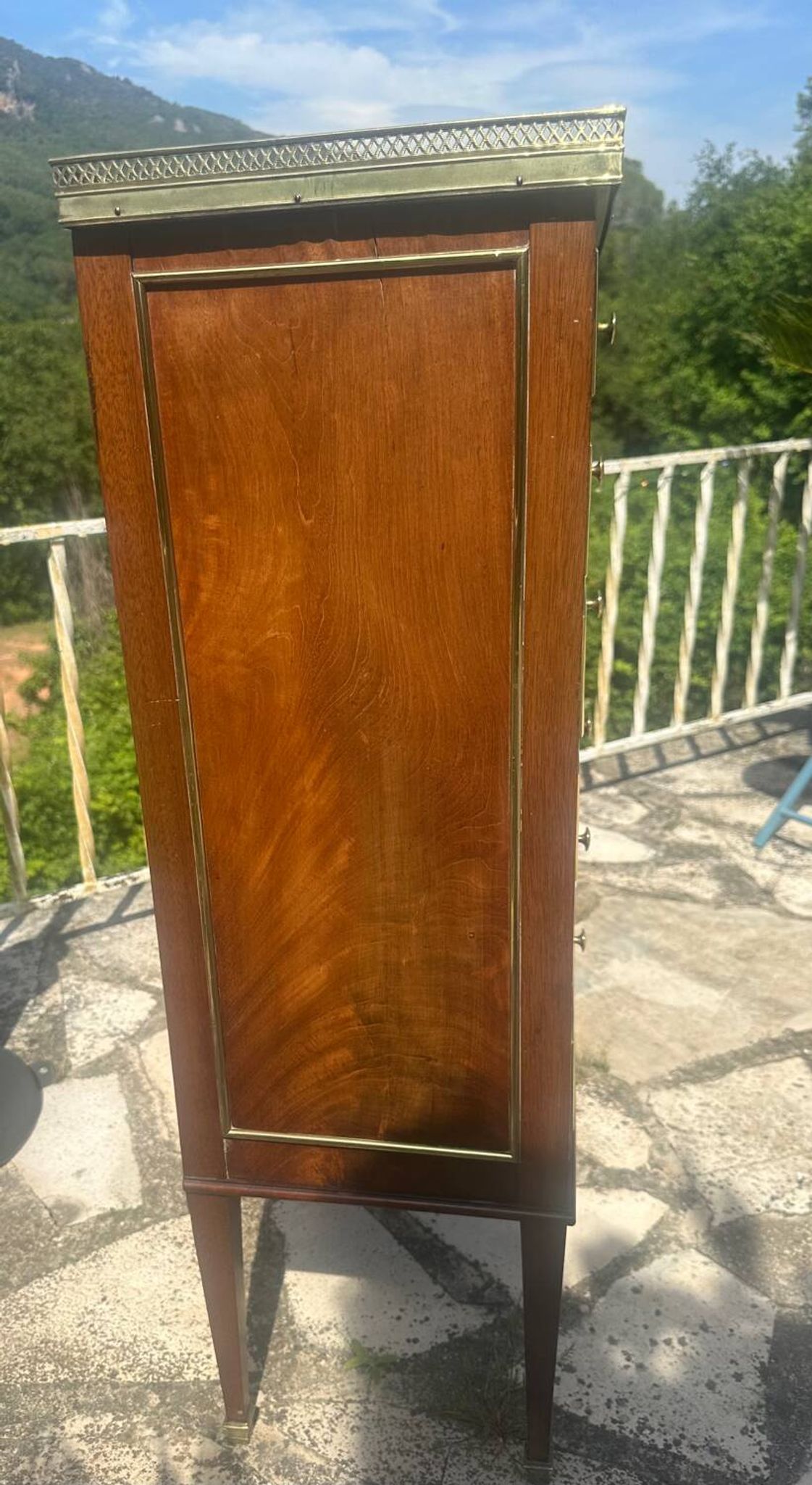Chiffonnier /semainier en Acajou et loupe Époque XIX siècle
