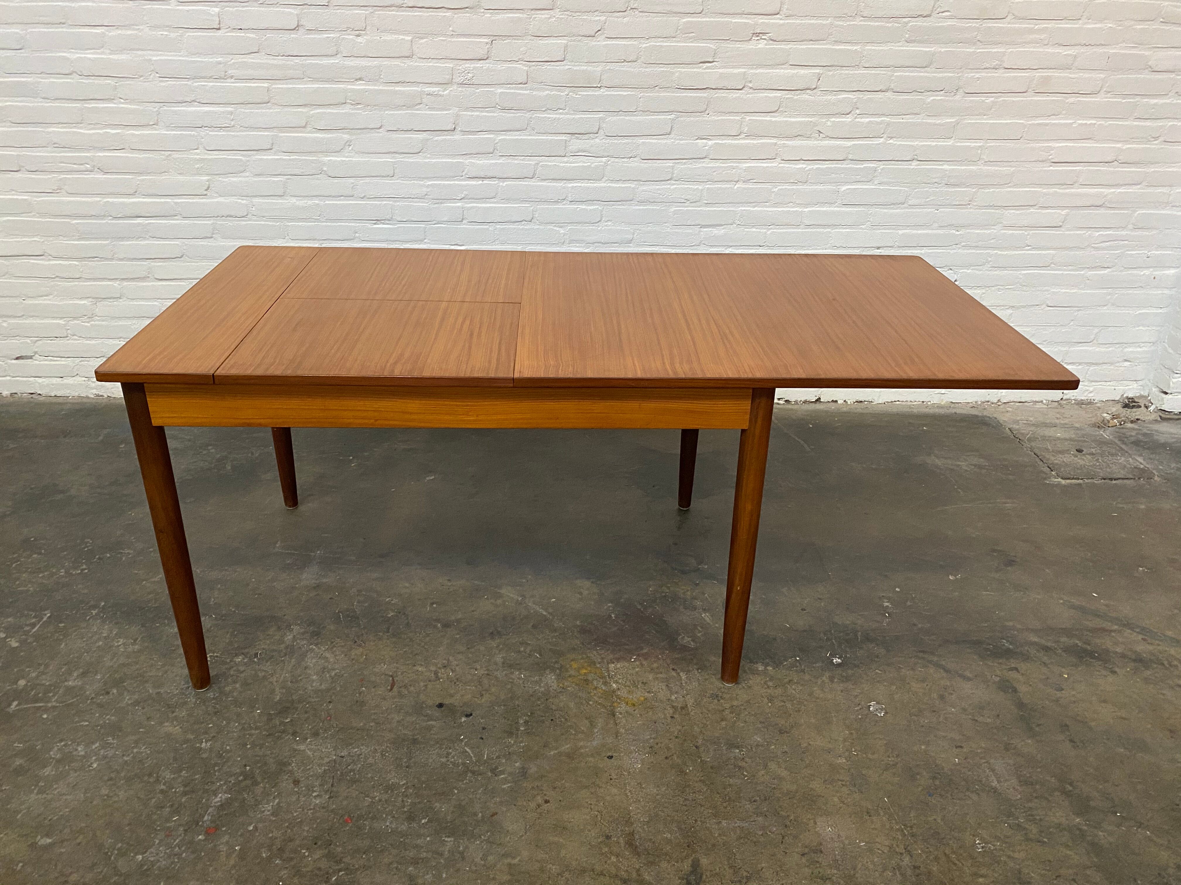 Table extensible, années 1970