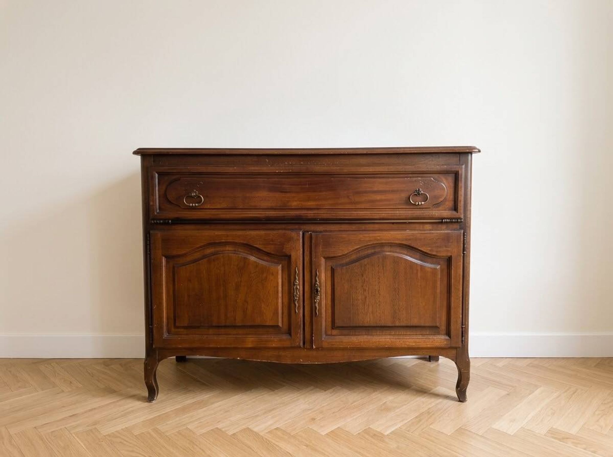 Meuble TV ancien en bois massif style Traditionnel
