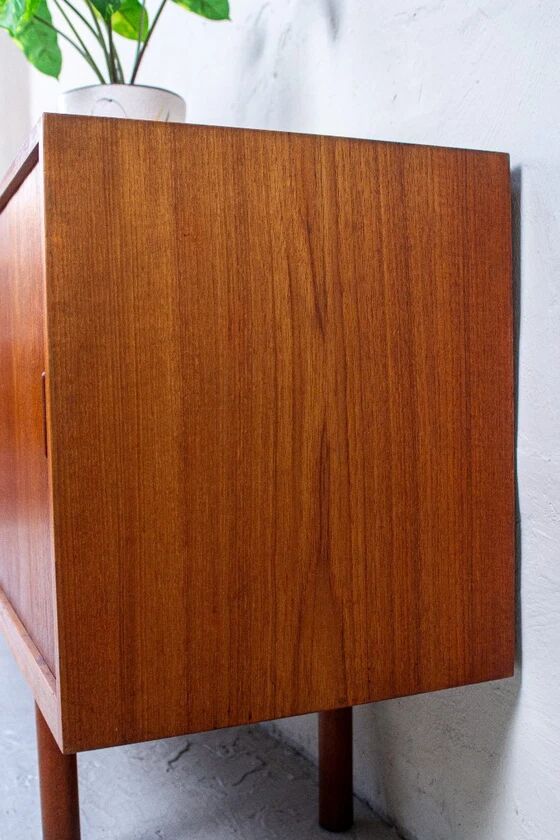Ejnar Larsen & Aksel Bender sideboard with sliding doors, teak, vintage mid-century Danish design, Næstved Møbelfabrik.
