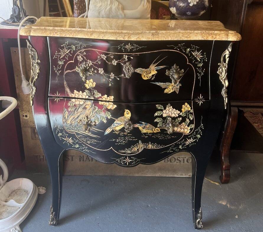 Curved lacquered wooden chest of drawers with Chinese decoration – 20th century (circa 1950-1960)
