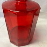 Carafe en verre rouge