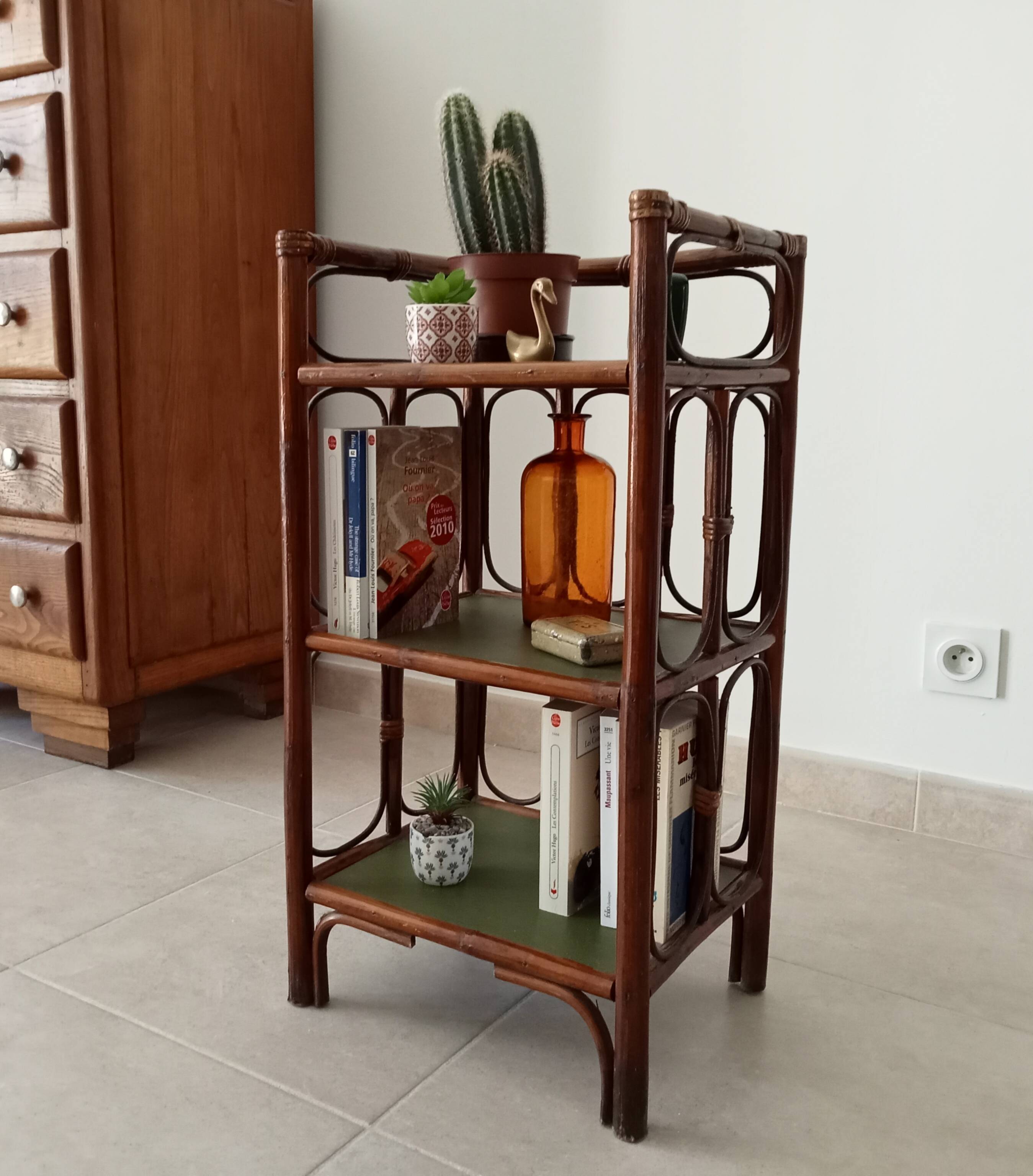 Vintage stand shelf in bamboo and rattan